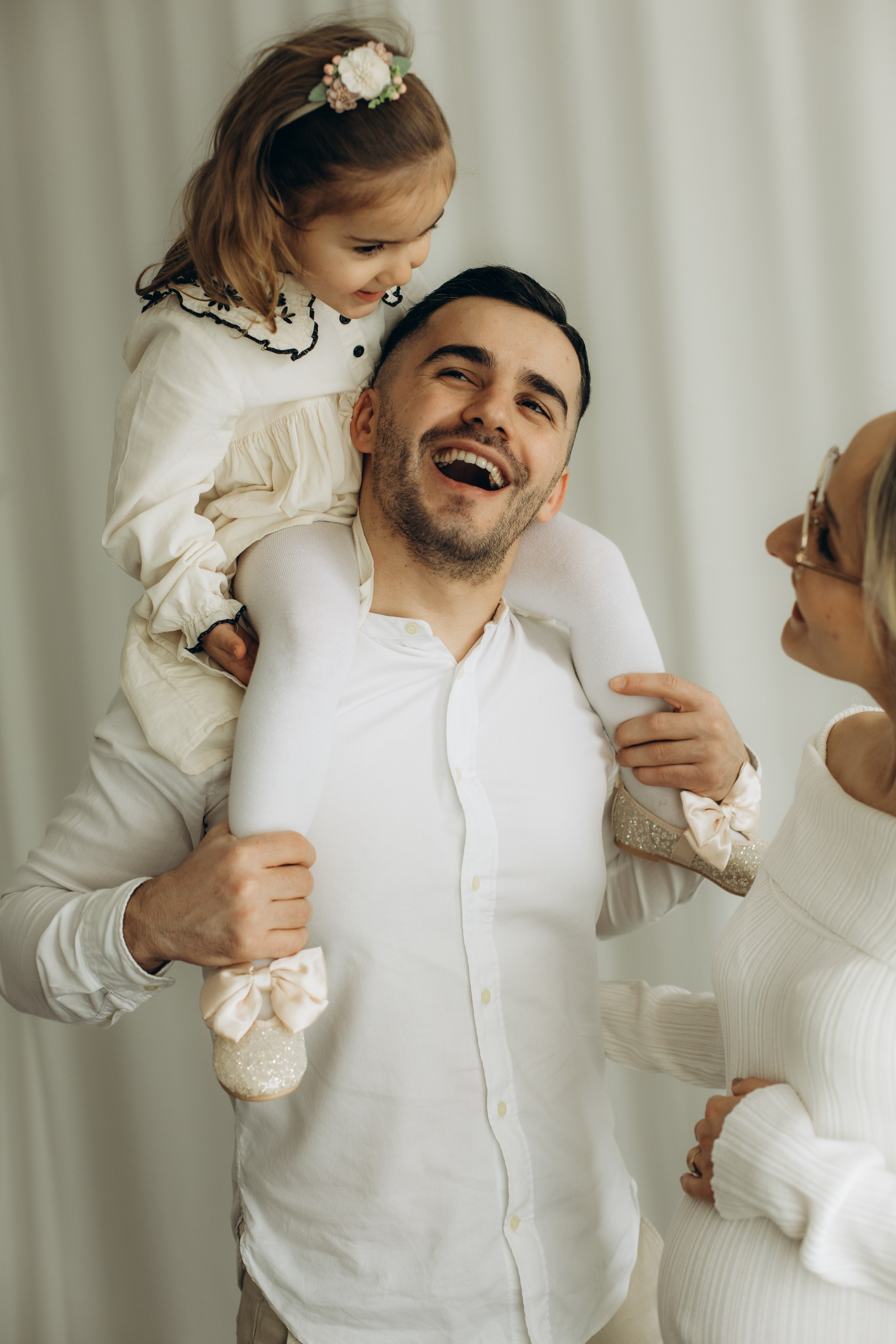 Babybauch-Shooting im Studio. Fotografin in Erlangen, Nürnberg und Umgebung