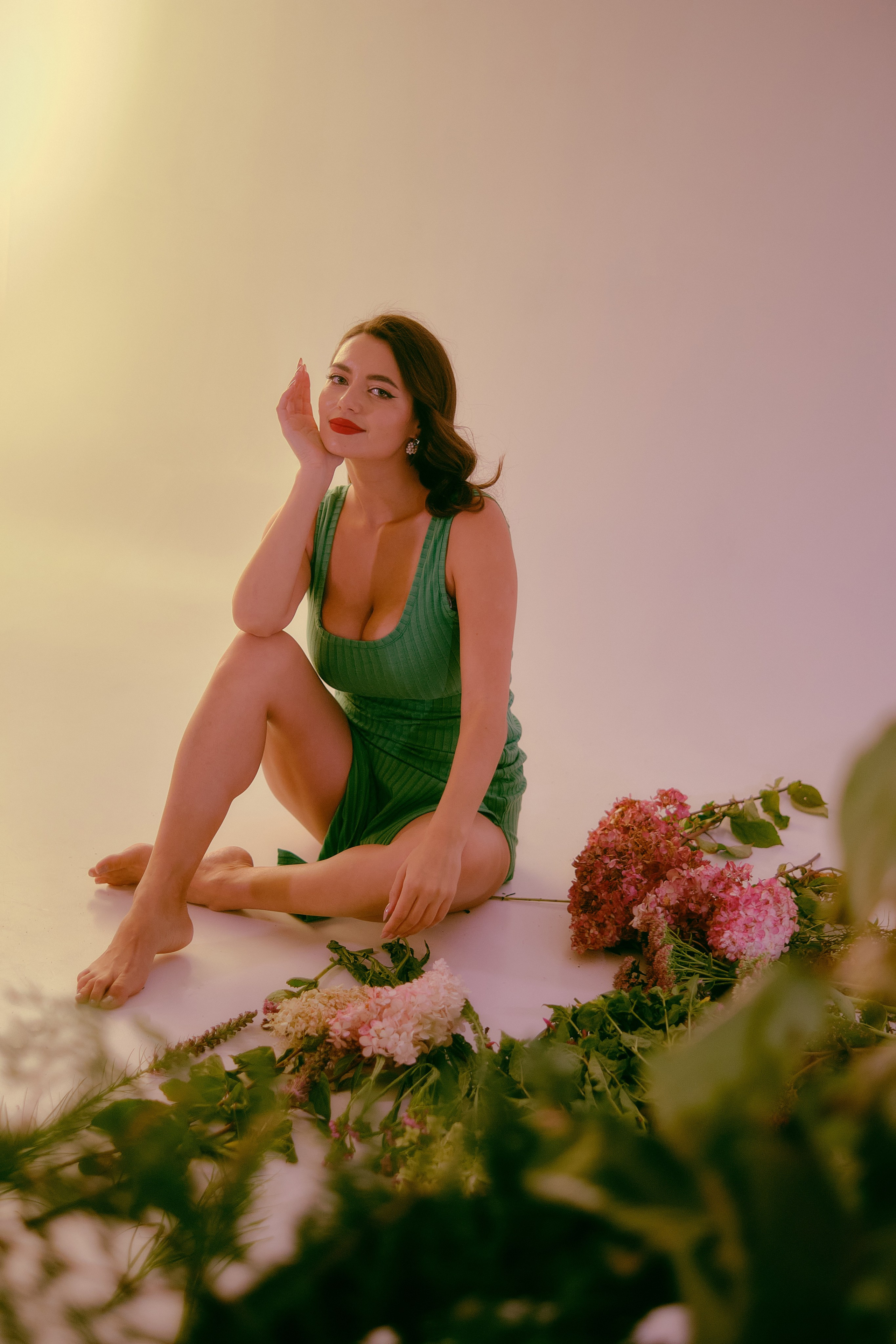 Индивидуальная съёмка в Твери, портреты я цветным светом, атмосферно, рефы с цветным светом