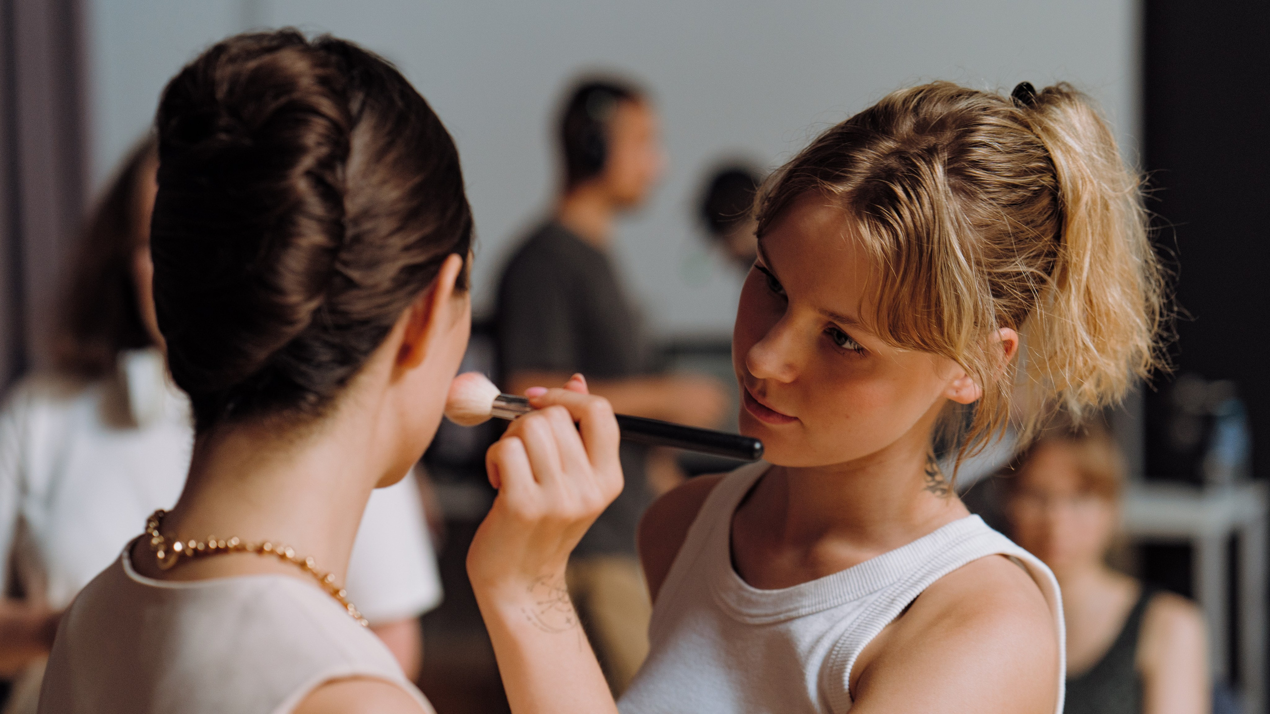 Женя Медведева / Уроки истории. Творческий и репортажный фотограф в Москве Клим Долгов