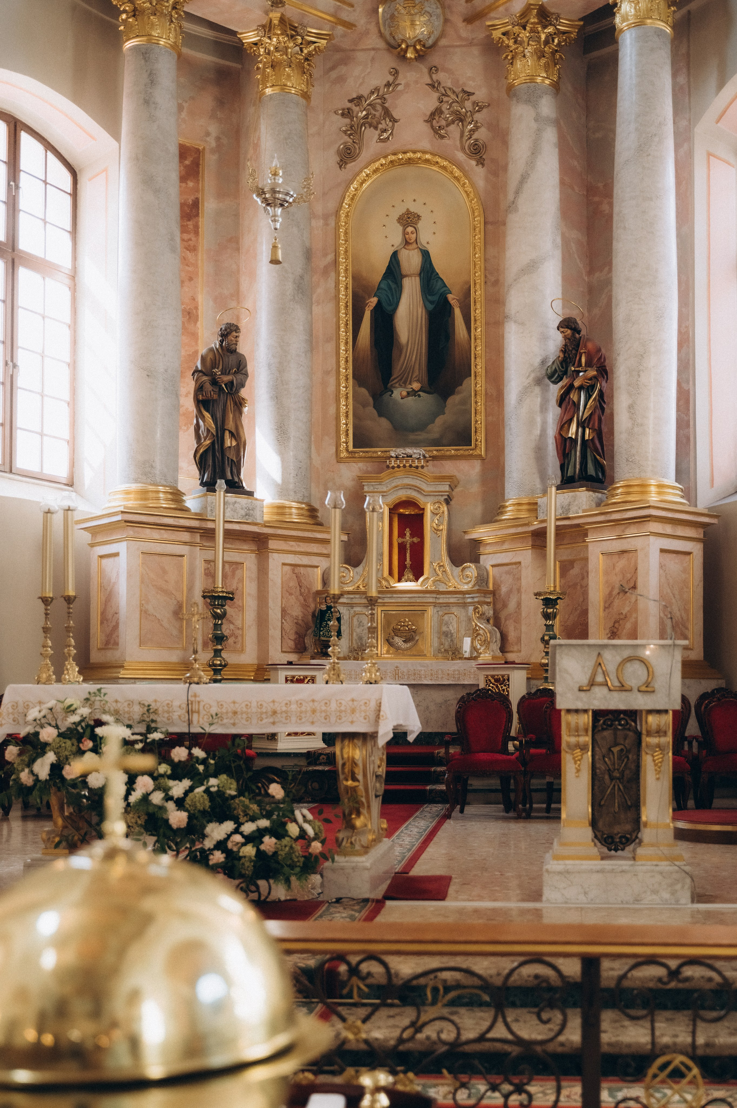 Крещение Василисы Архикафедральный костел Имени Пресвятой Девы Марии. Семейный фотограф в Минске Дарья Дреко