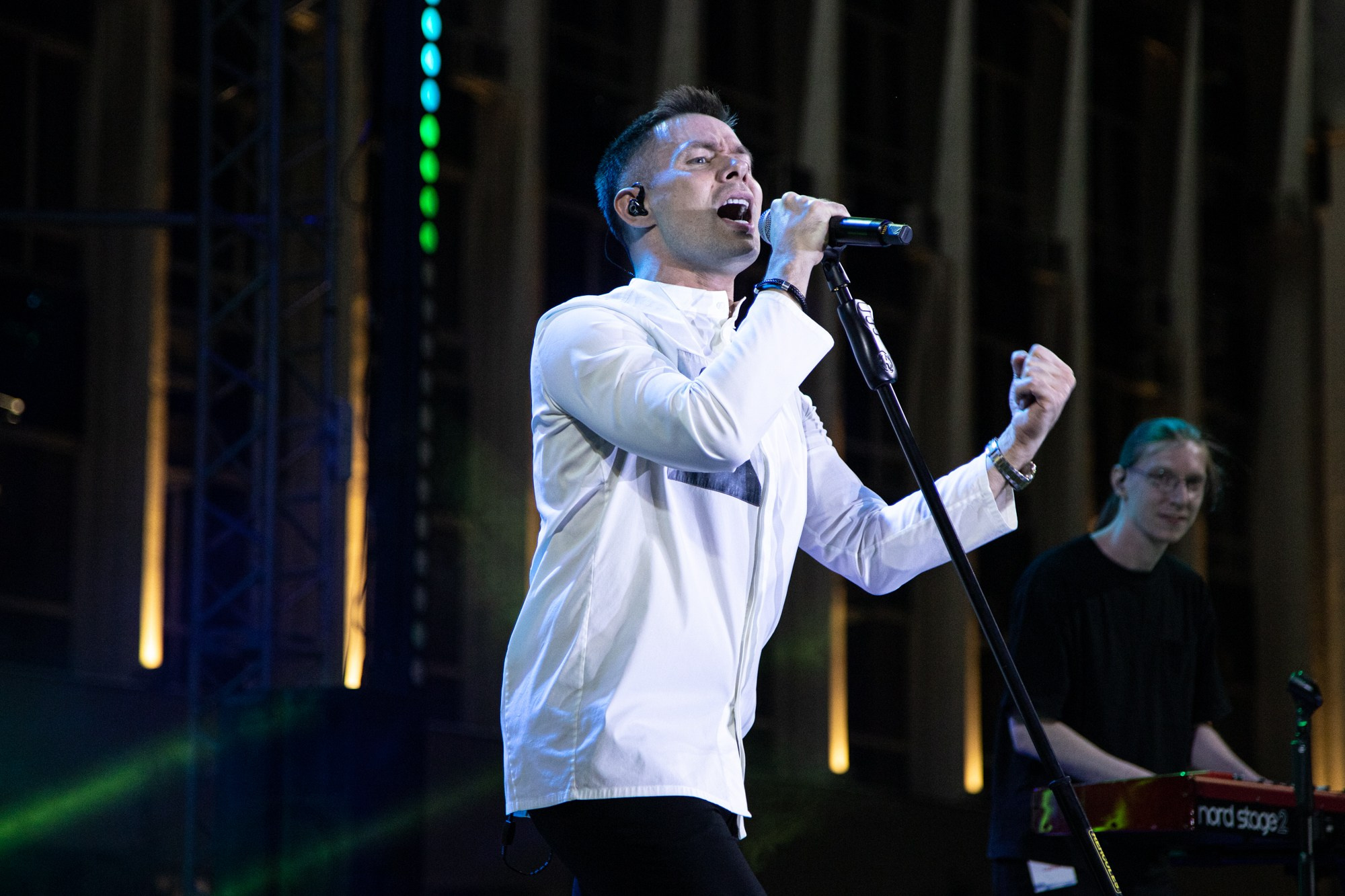 Стас Пьеха. Репортажный, промышленный и маркетплейс-фотограф Дмитрий Чернат