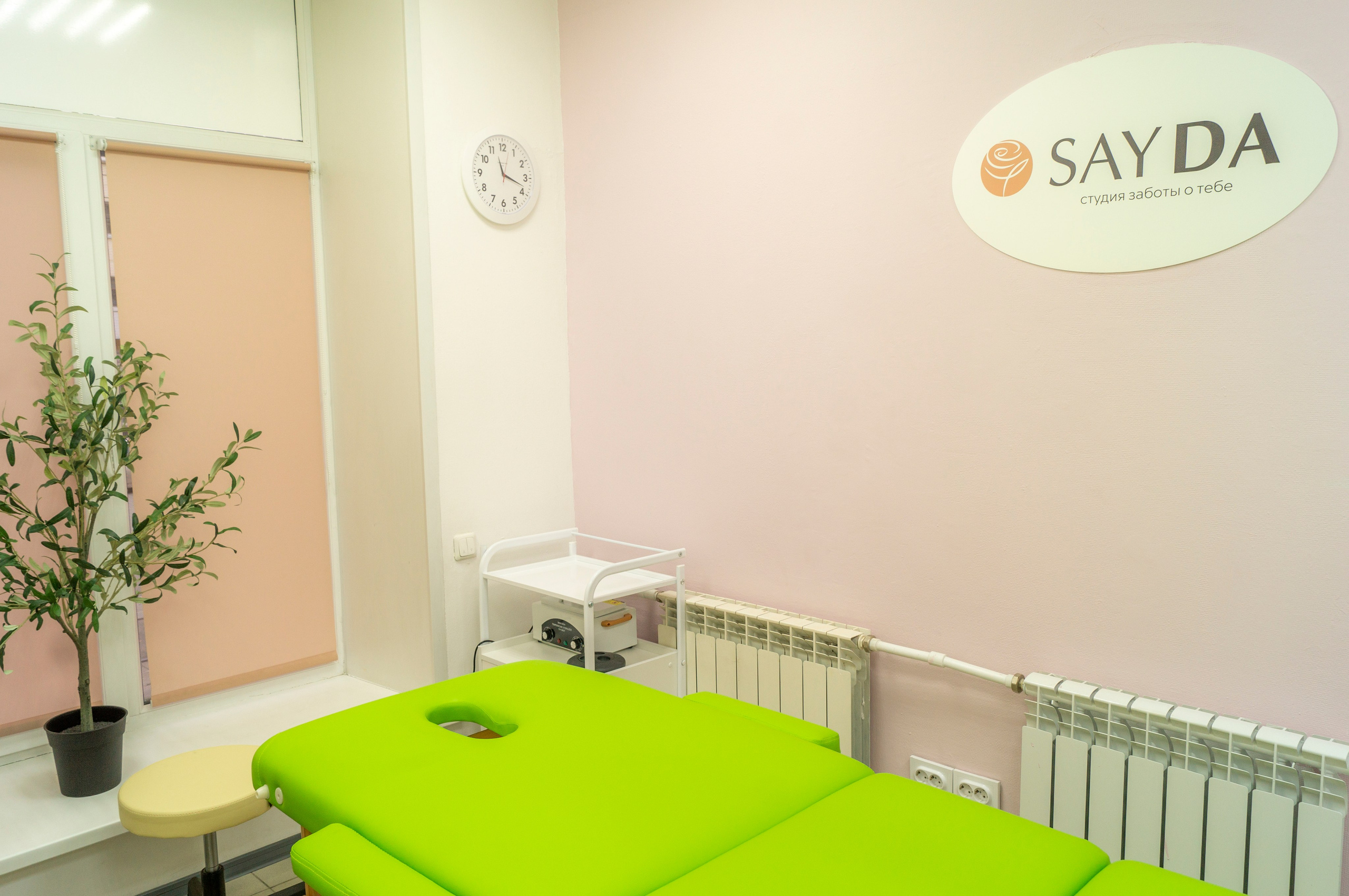 Съёмка в центре лазерной эпиляции. Интерьерный и портретный фотограф в Екатеринбурге Андрей Калинин