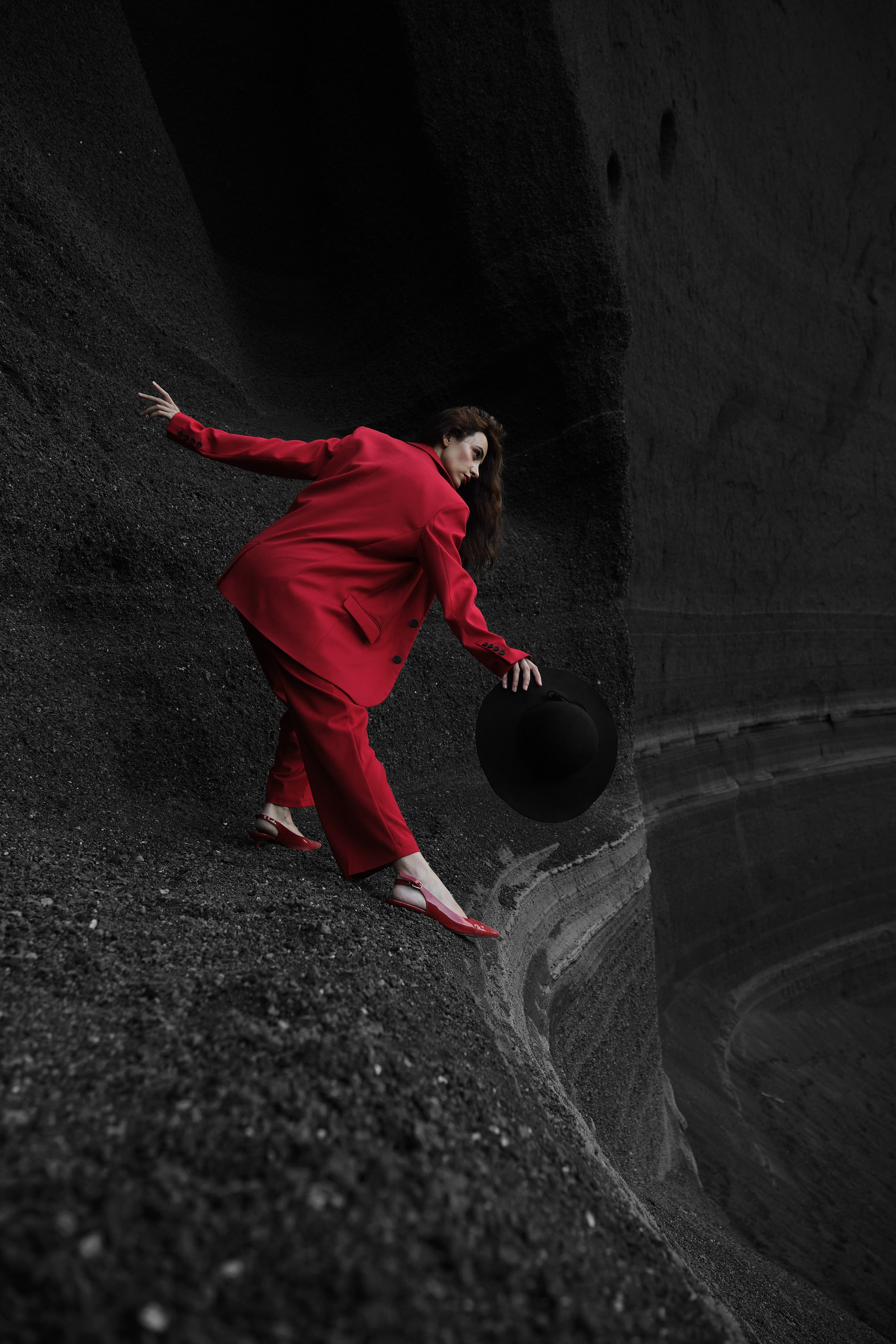 RED ON BLACK. Photographer Mikhail Malchevskiy