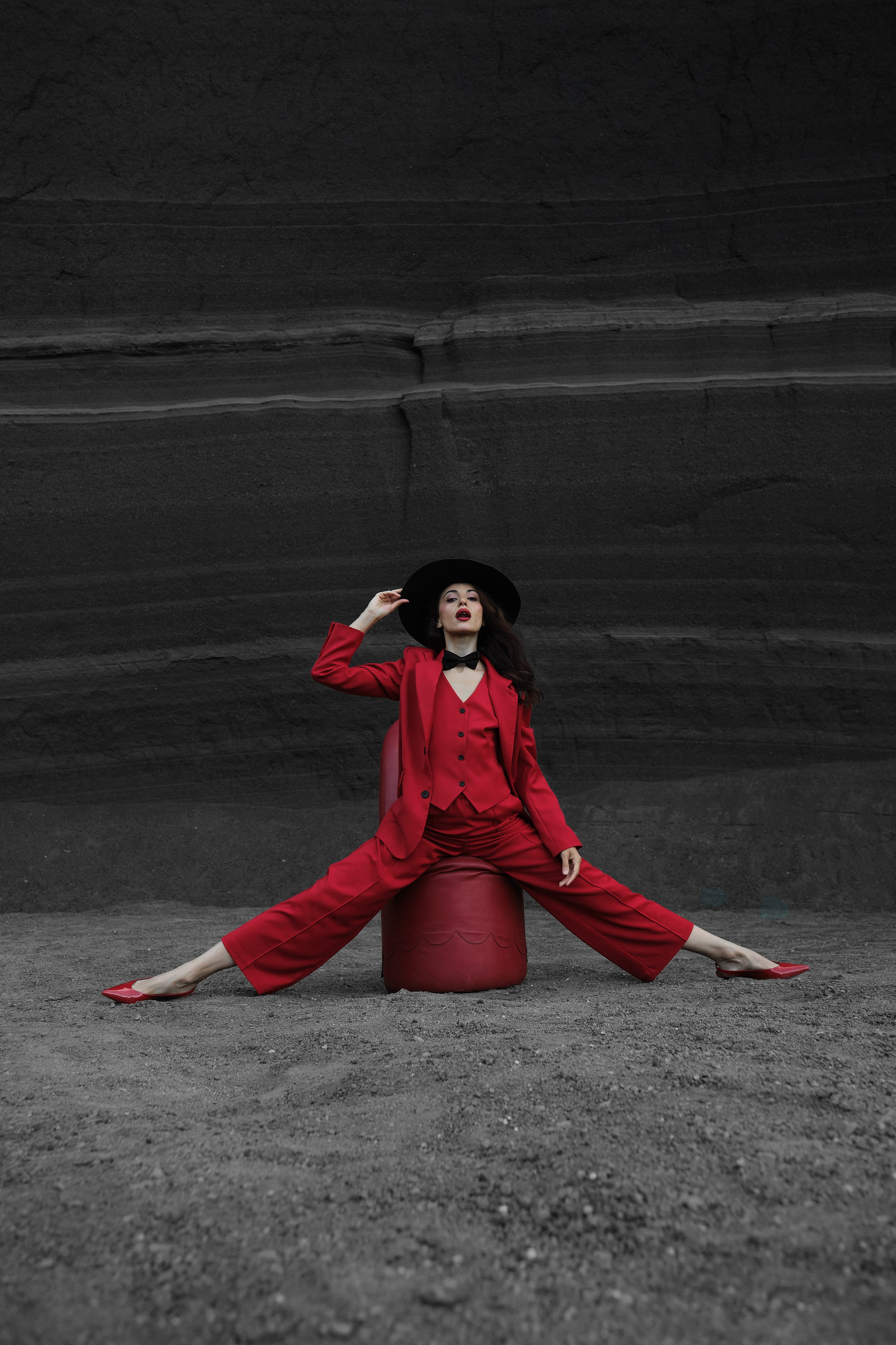 RED ON BLACK. Photographer Mikhail Malchevskiy