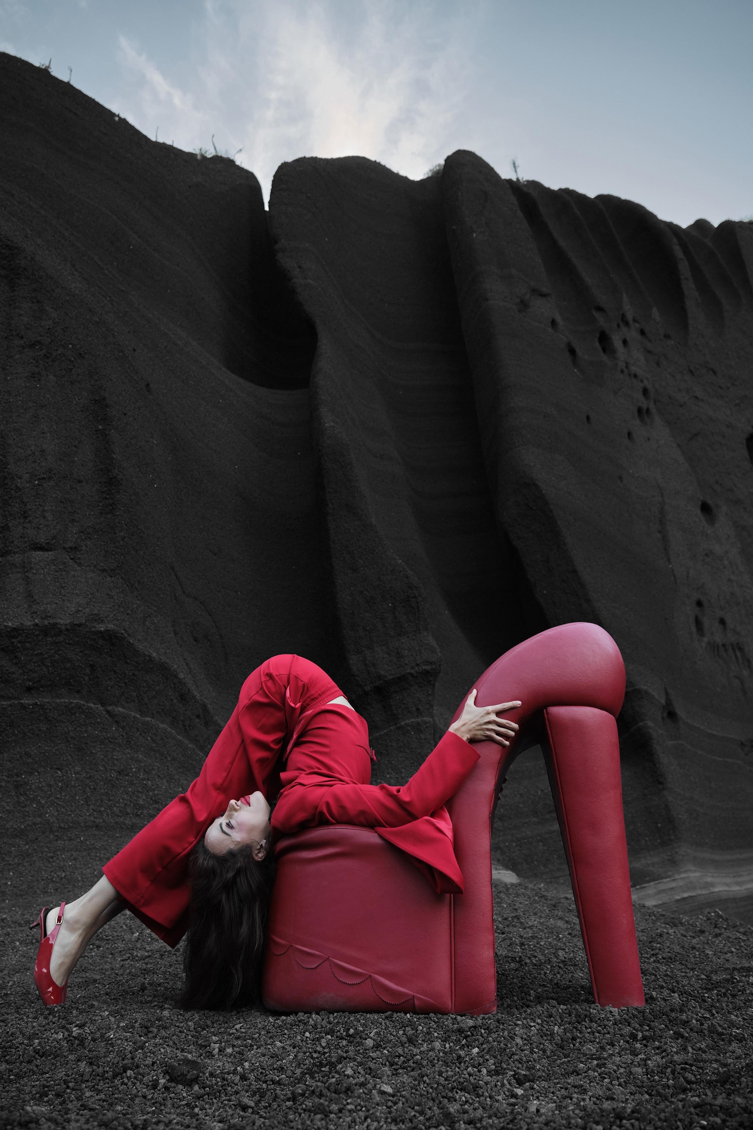 RED ON BLACK. Photographer Mikhail Malchevskiy