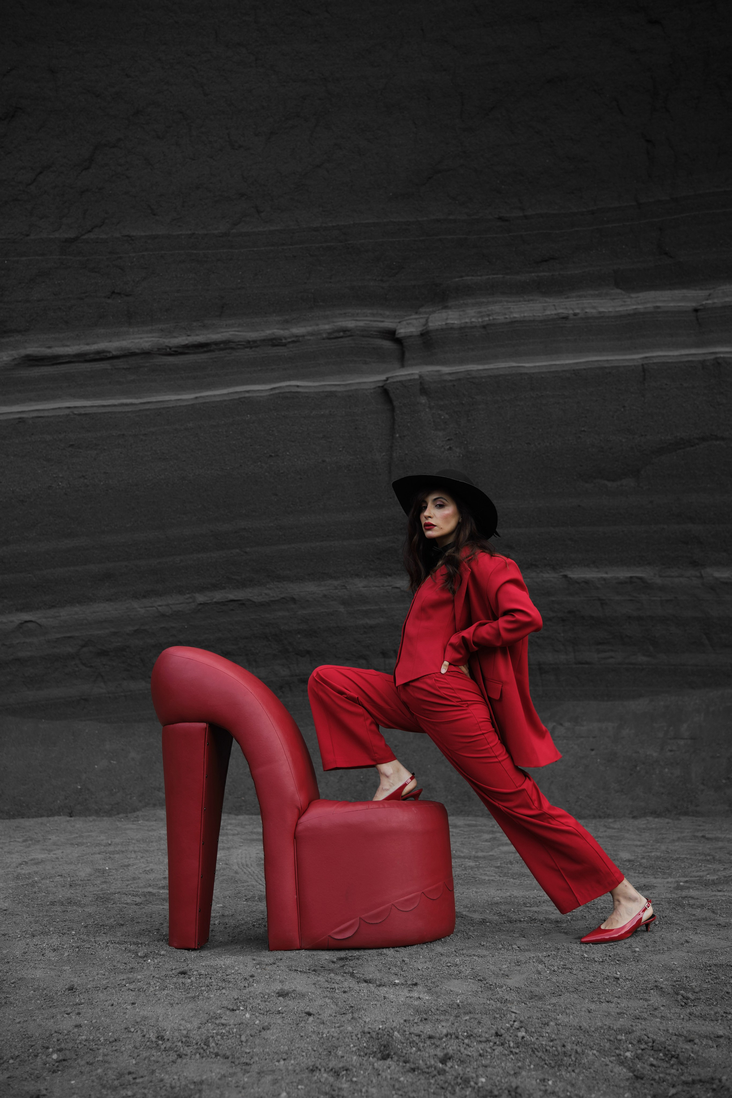 RED ON BLACK. Photographer Mikhail Malchevskiy