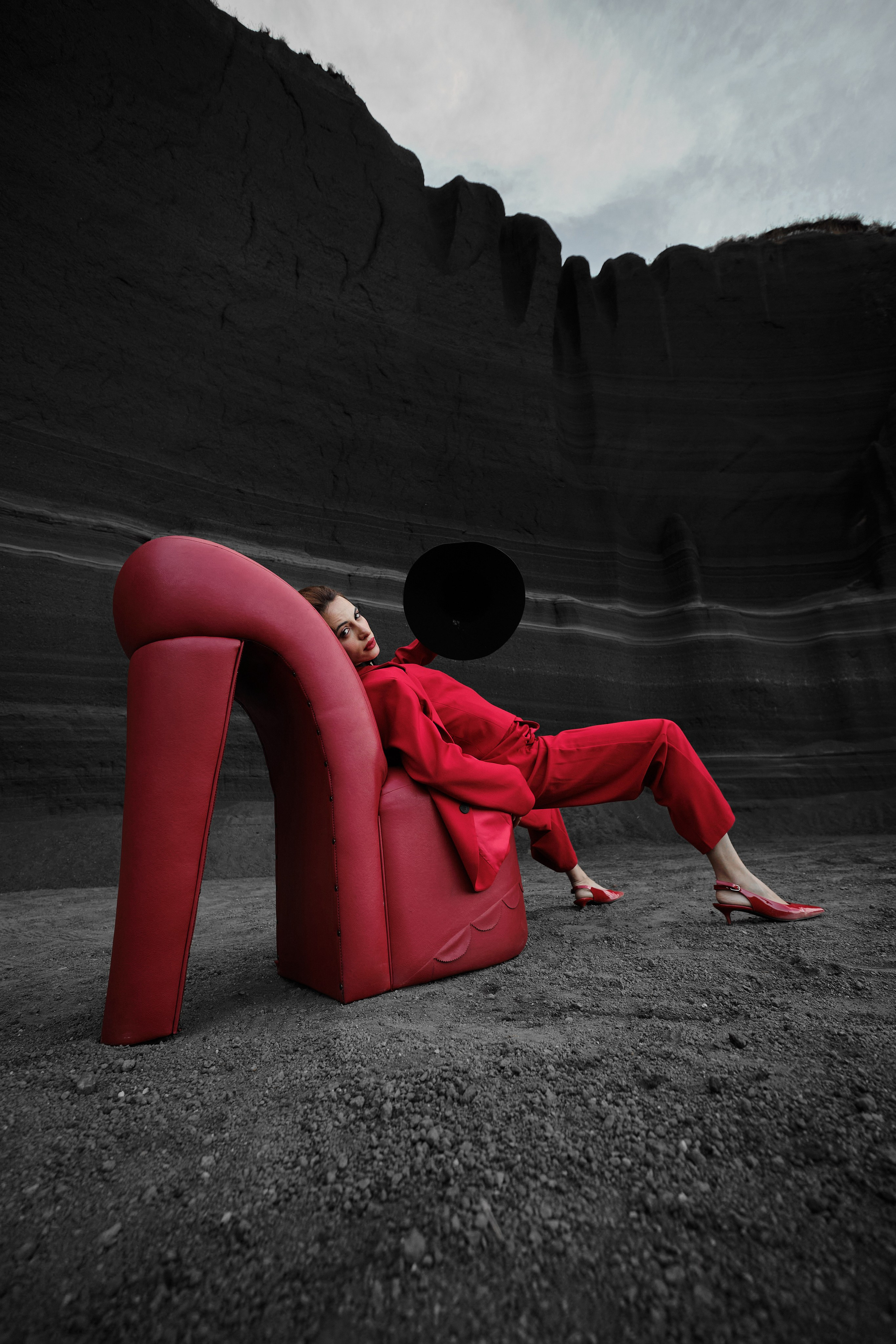 RED ON BLACK. Photographer Mikhail Malchevskiy