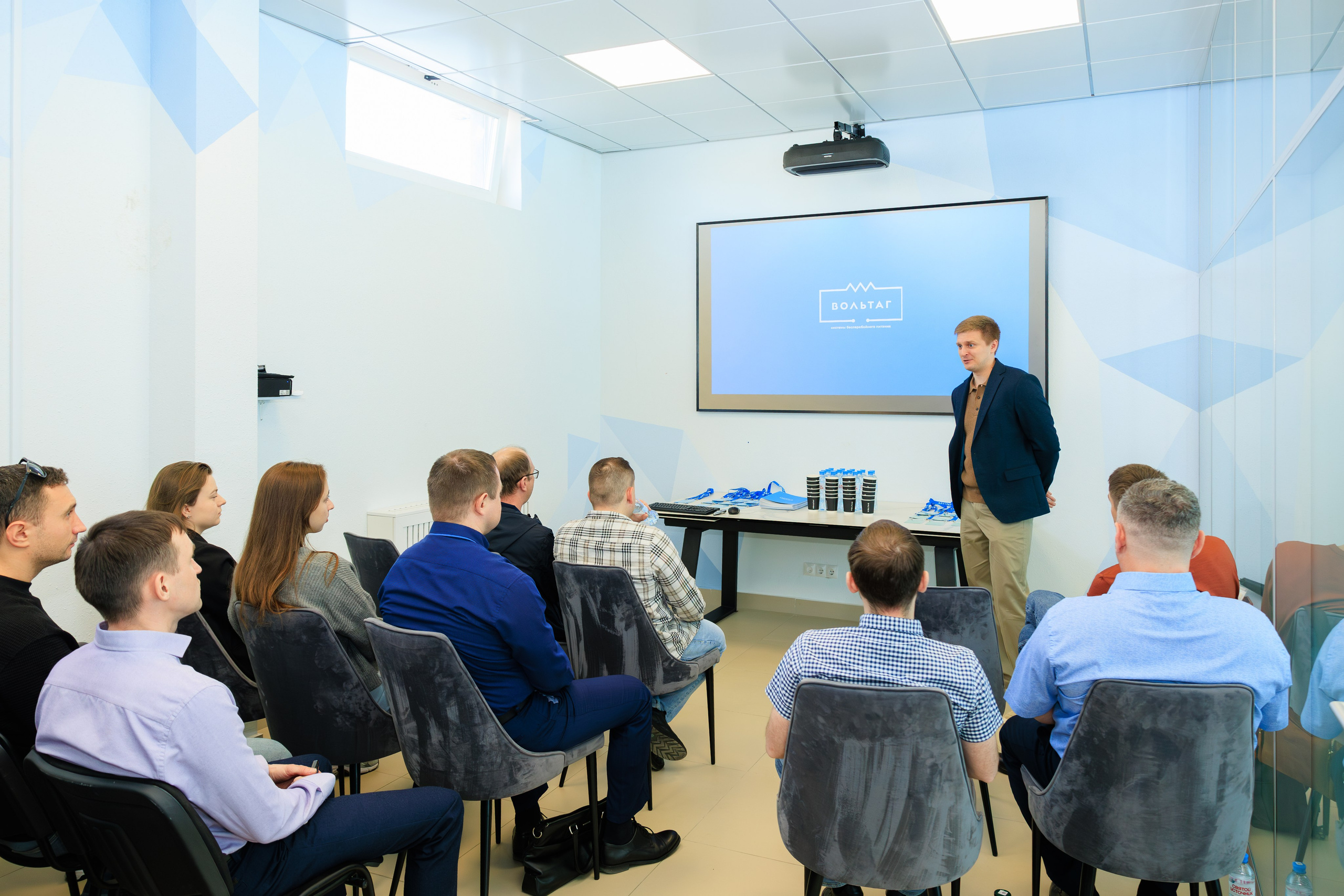 Вольтаг — Экскурсия по производству. Контент для бизнеса в Екатеринбурге Полдень Медиа