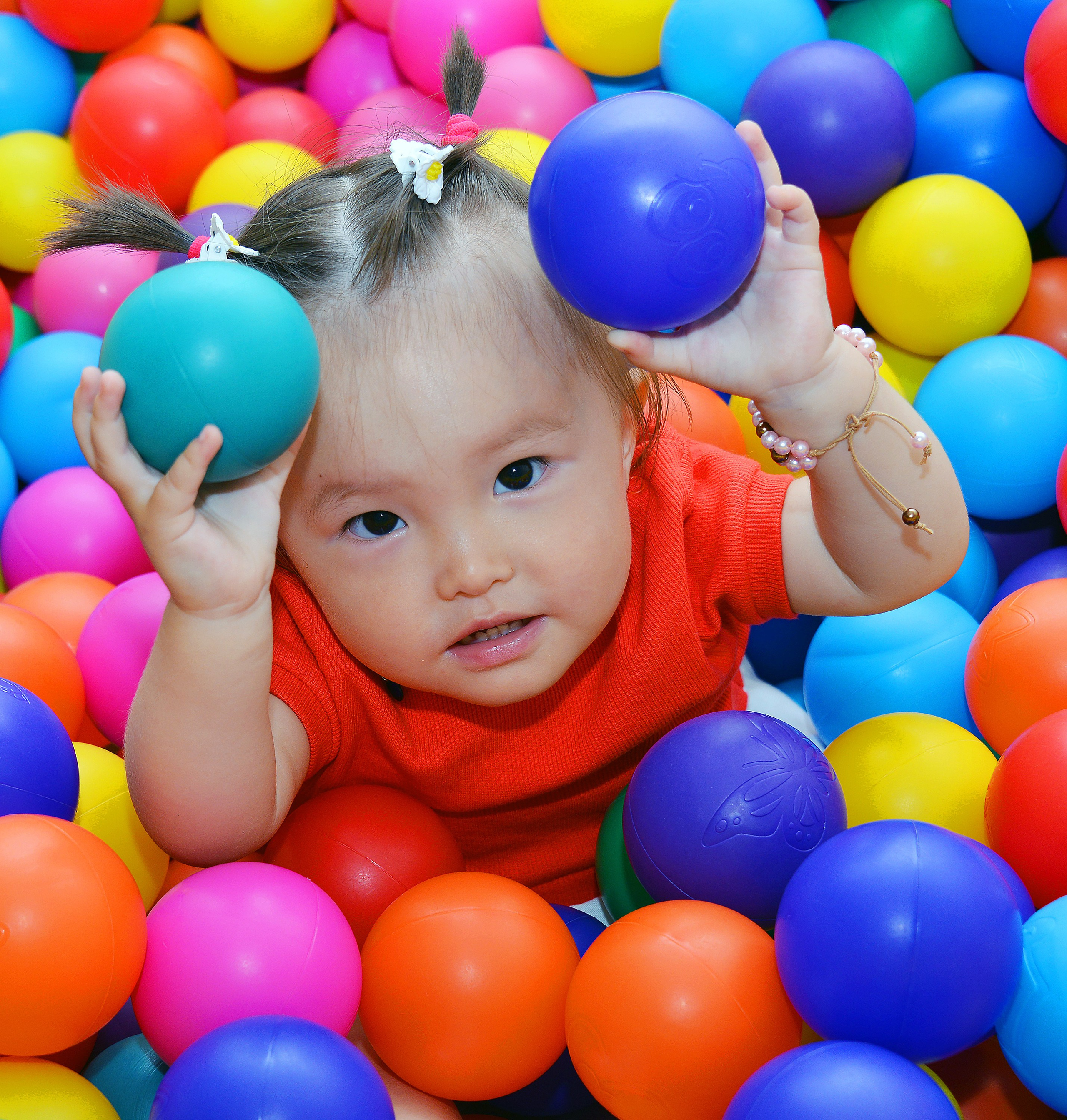 Дети-5 (Адель-1годик). Фотосъёмка. Фотограф Сергей Авдеев-семейный и детский фотограф в Алматы