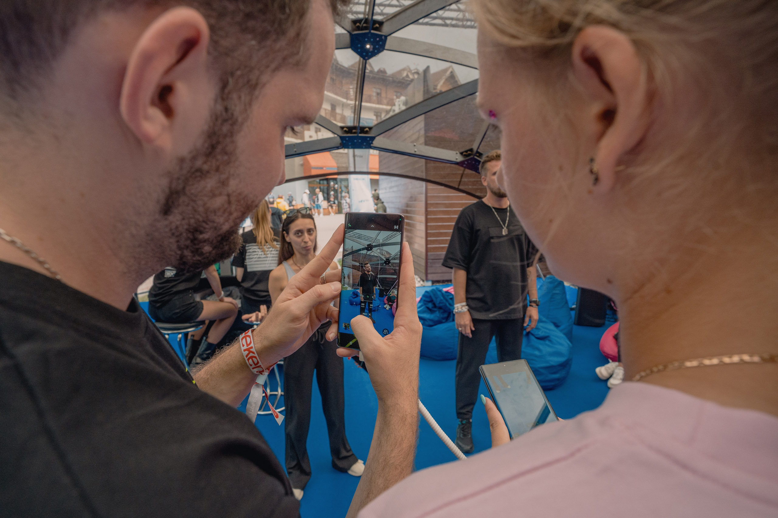 Фотография урока по видео на телефон  Infinix Zero 40 5G