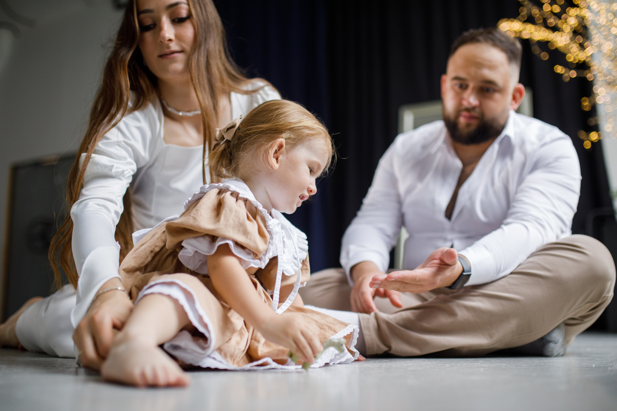 Семейная фотосессия в студии 2 года Валерии. Фотограф в Уфе Ирина Идрисова