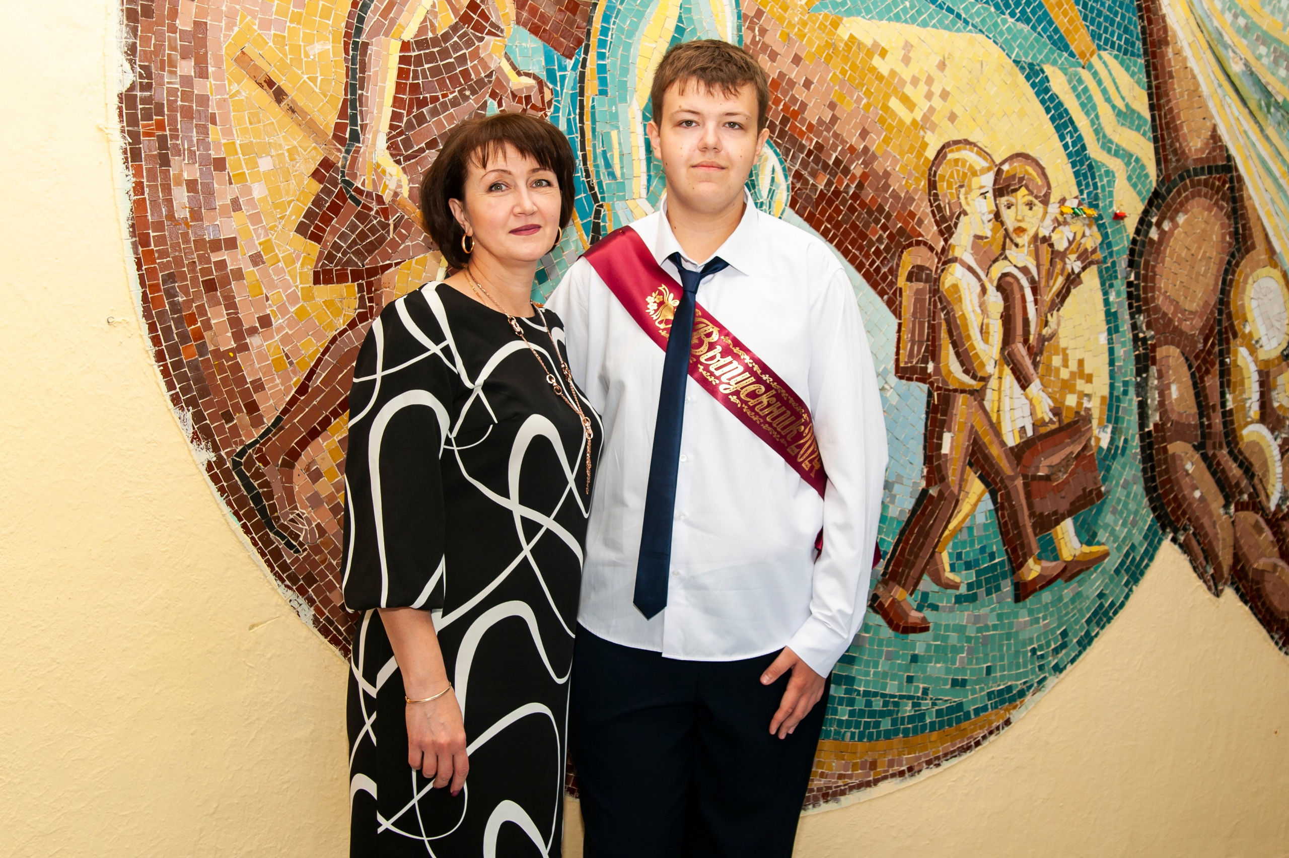 Последний Звонок МАОУ СОШ № 17 им. Эдуарда Есаяна — Архипо-Осиповка. Свадебный и семейный фотограф Денис Лукьянов в Краснодаре, Краснодарском крае и Республике Крым