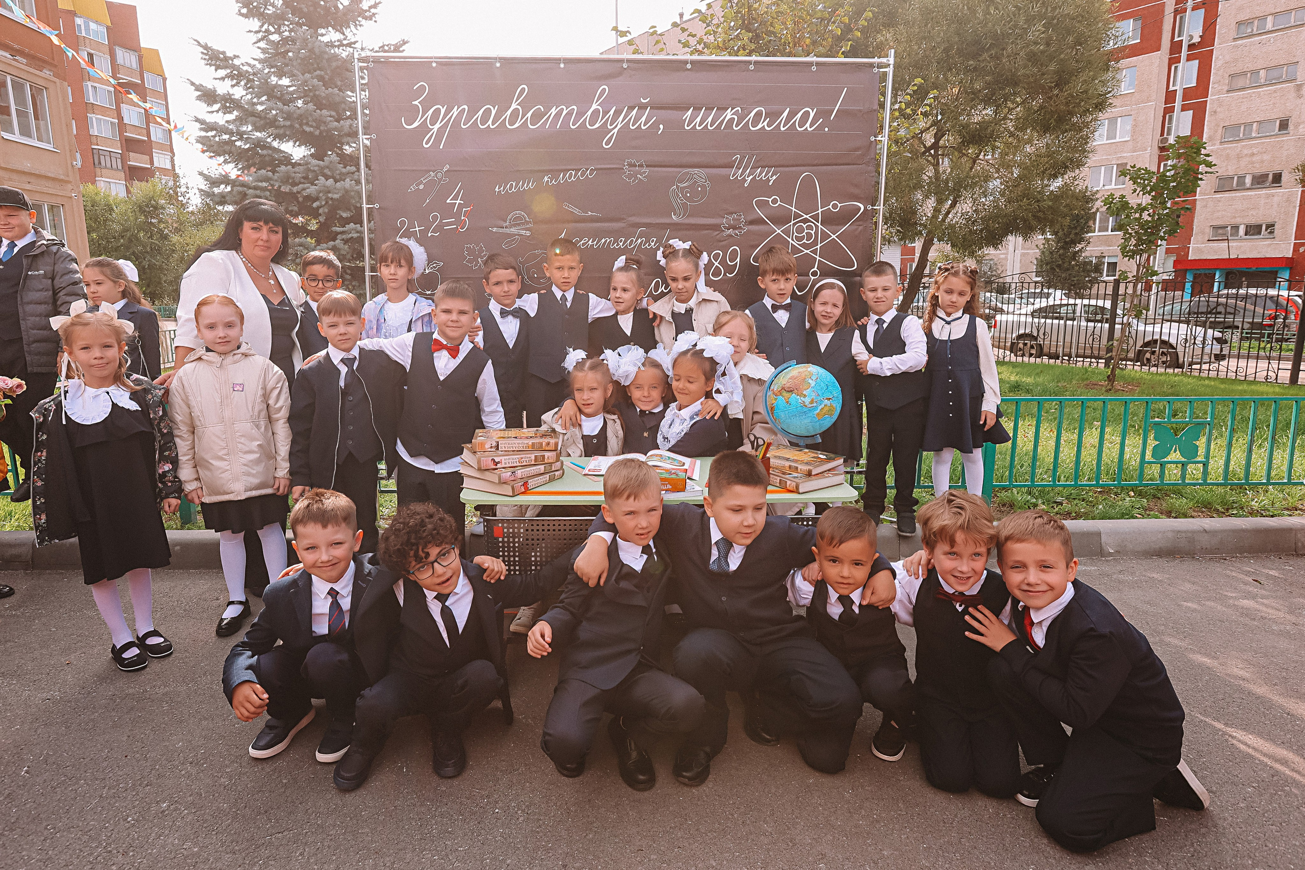 1 сентября линейка+кл час+портреты. Семейный фотограф Тюмень, фотограф на роды Салмина Мария