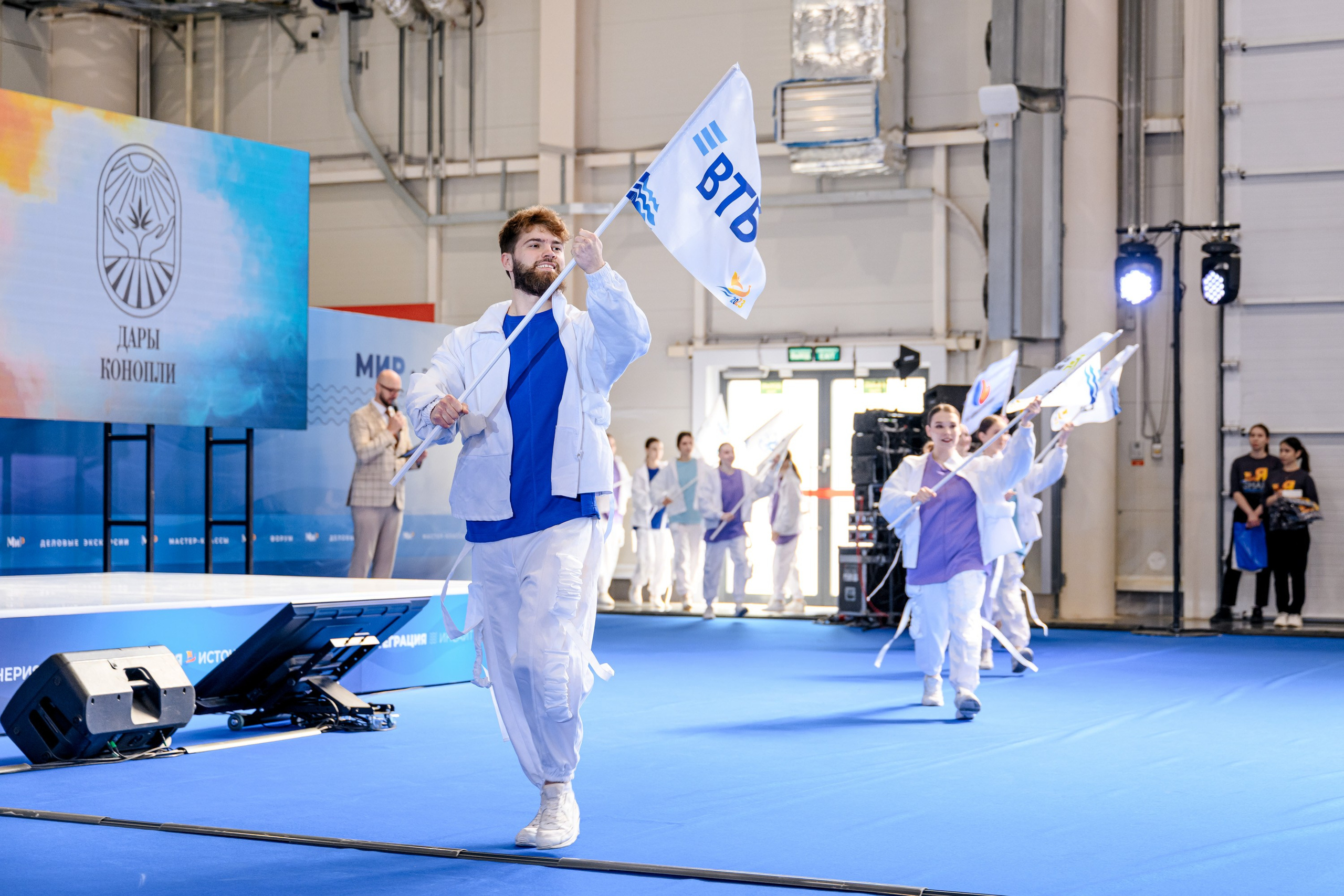 МИР Казань. Максим Комаров — Профессиональный фотограф