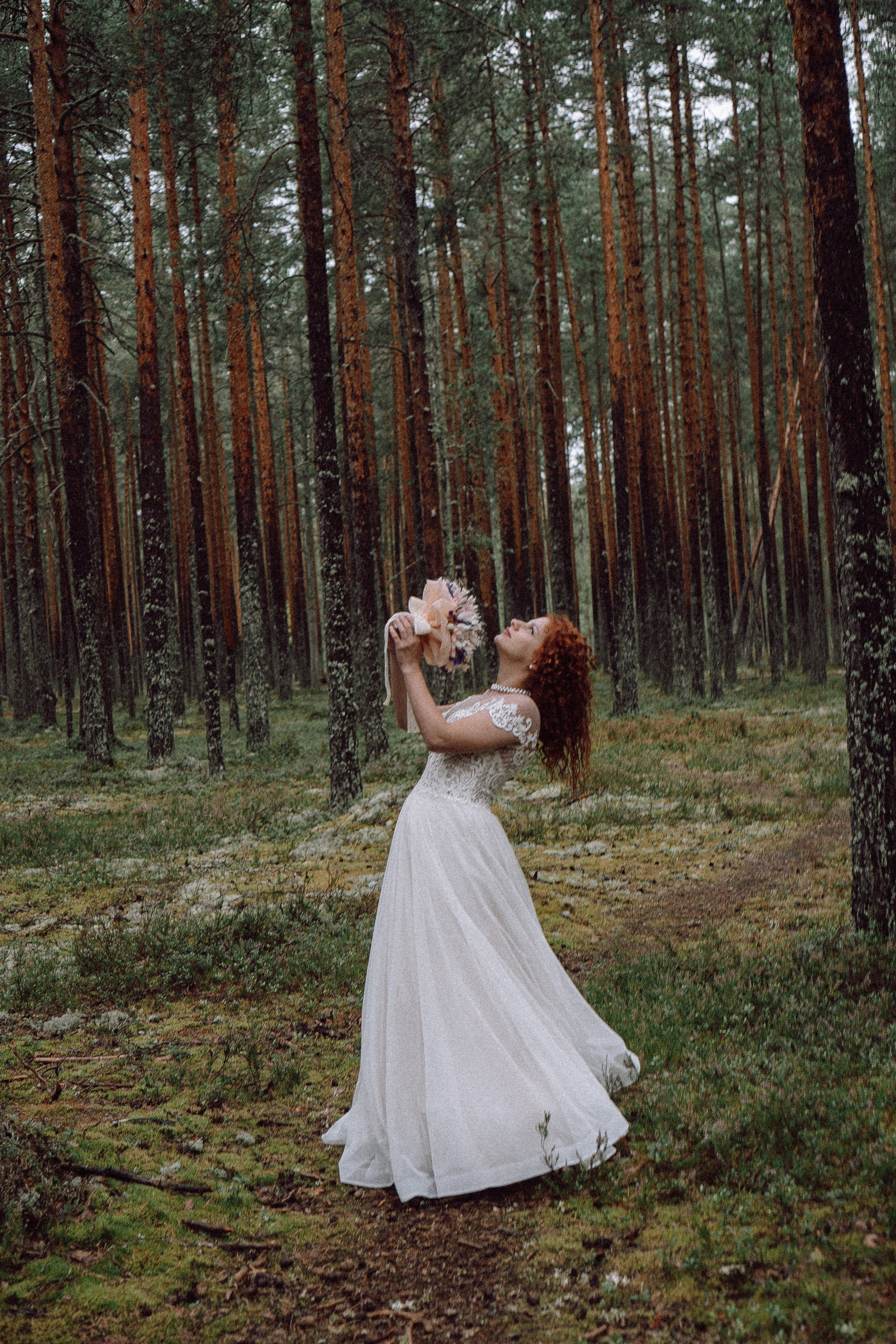 СВАДЕБНАЯ ФОТОСЕССИИЯ ПАРЫ В ГОРОДЕ ПРИОЗЕРСК В СОСНОВОМ ЛЕСУ И С ПИКАПОМ. Профессиональный фотограф, Санкт-Петербург — Виктория Богомолова