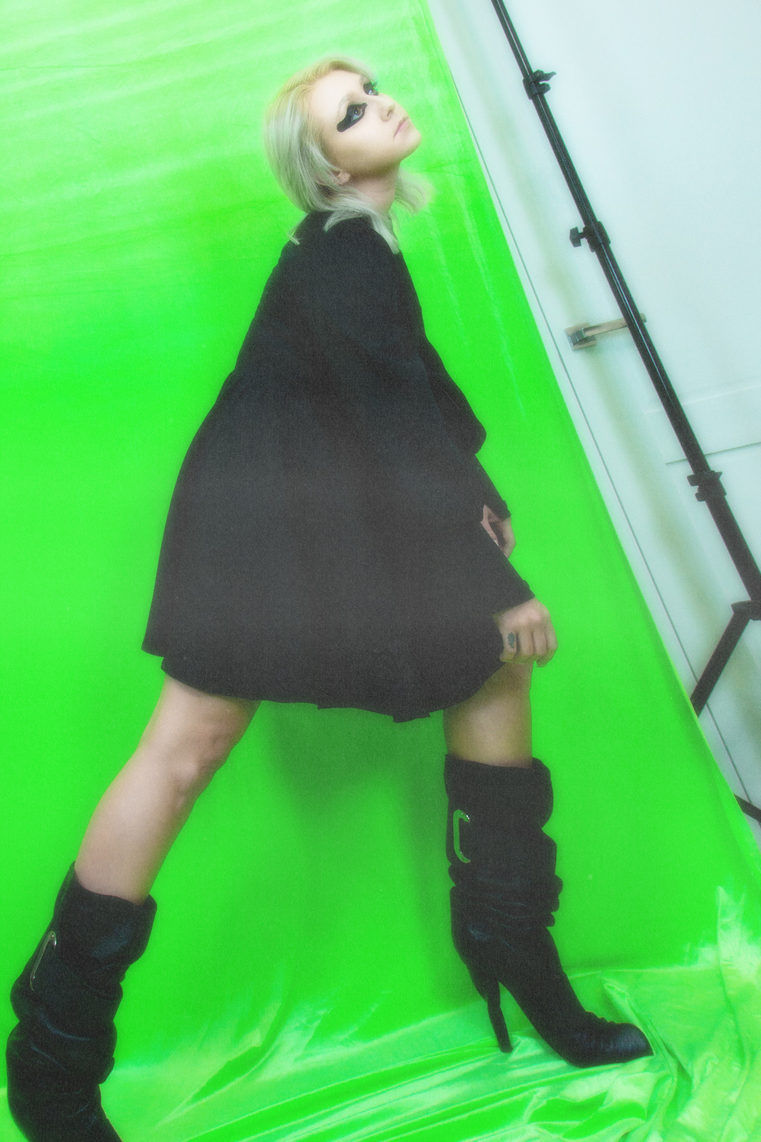 AGGRESSIVE ACIDIC INNER WORLD. Креативный фотограф Лина Селина