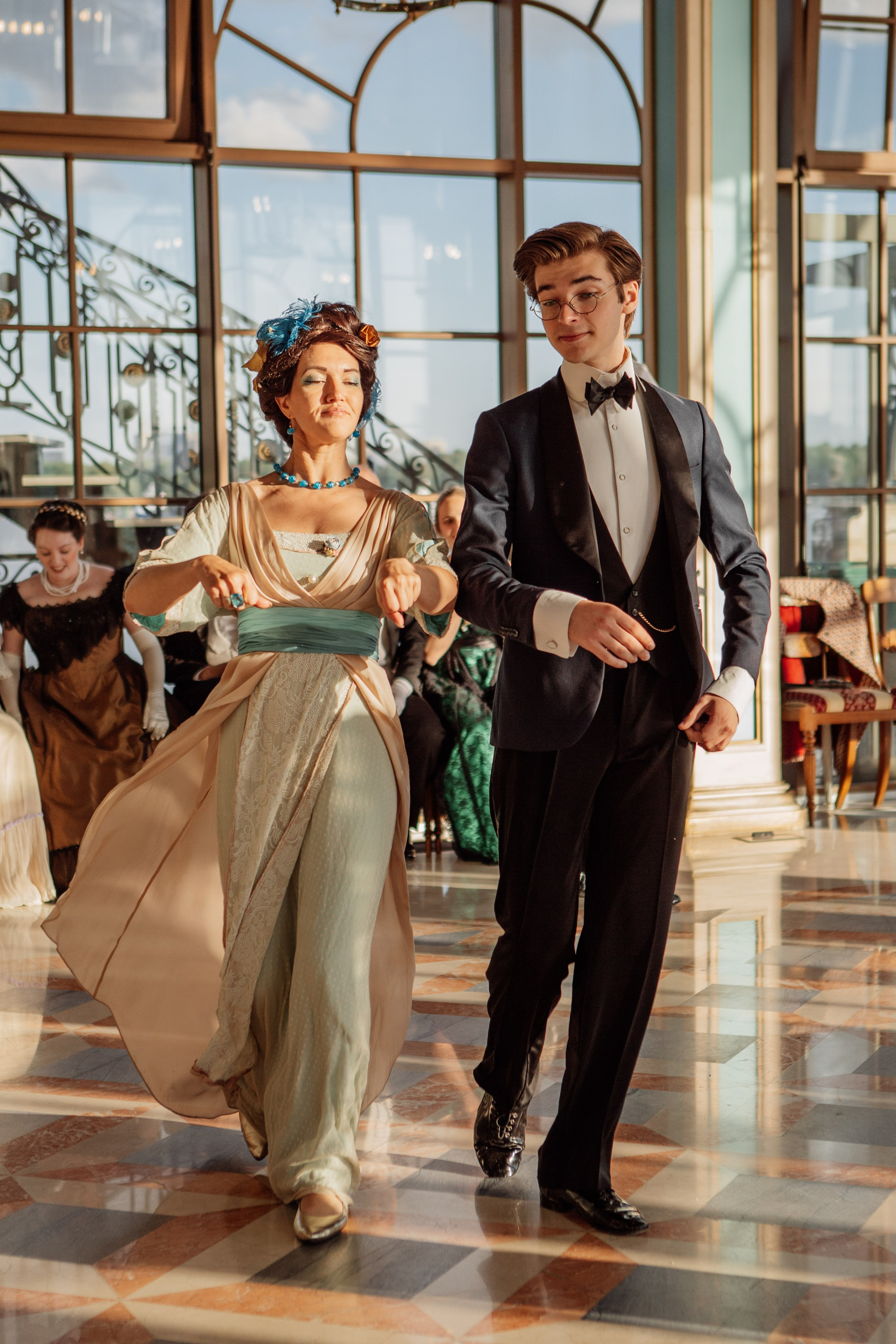 БАЛ. Репортажный фотограф Москва (детские праздники, квизы, концерты, дни рождения, свадьбы)