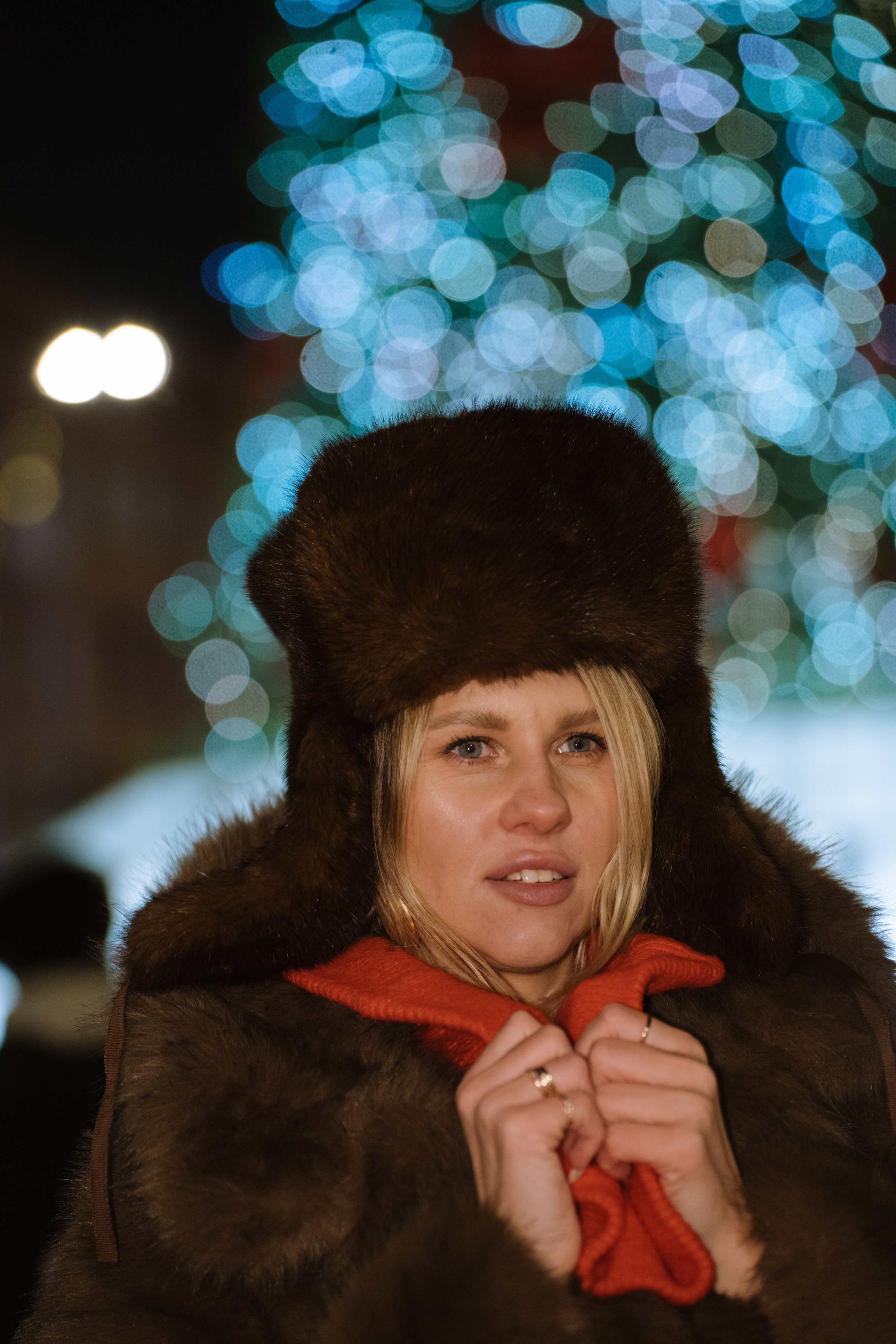 ПРОГУЛКА НА МАНЕЖНОЙ ПЛОЩАДИ ДЛЯ ДЕВУШКИ ПЕРЕД НОВЫМ ГОДОМ (НОВОГОДНЯЯ ФОТОСЕССИИЯ НА МАНЕЖНОЙ ПЛОЩАДИ). Профессиональный фотограф, Санкт-Петербург — Виктория Богомолова