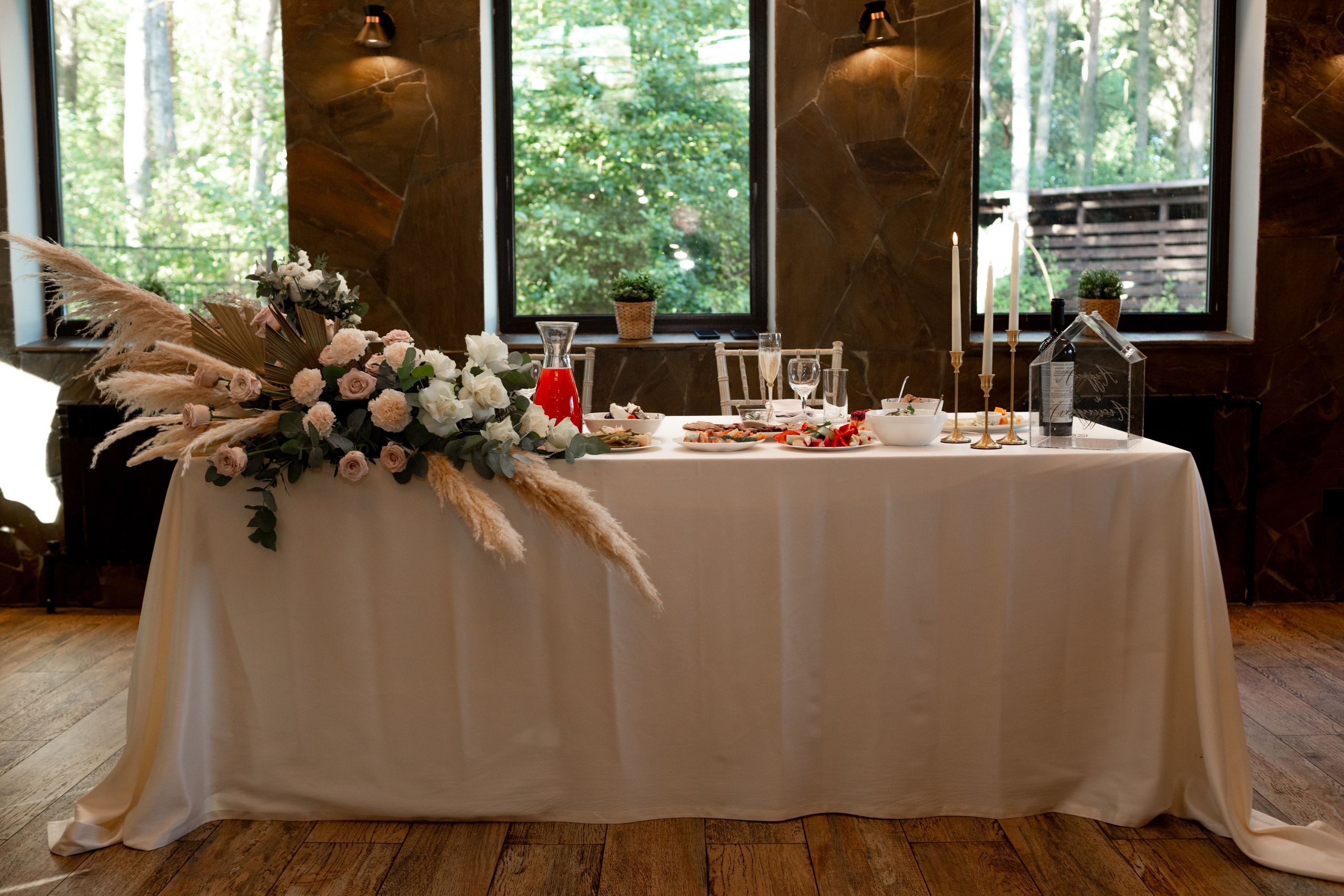 Свадебная фотопрогулка в Пушкине. Свадебный фотограф Кирилл Белый