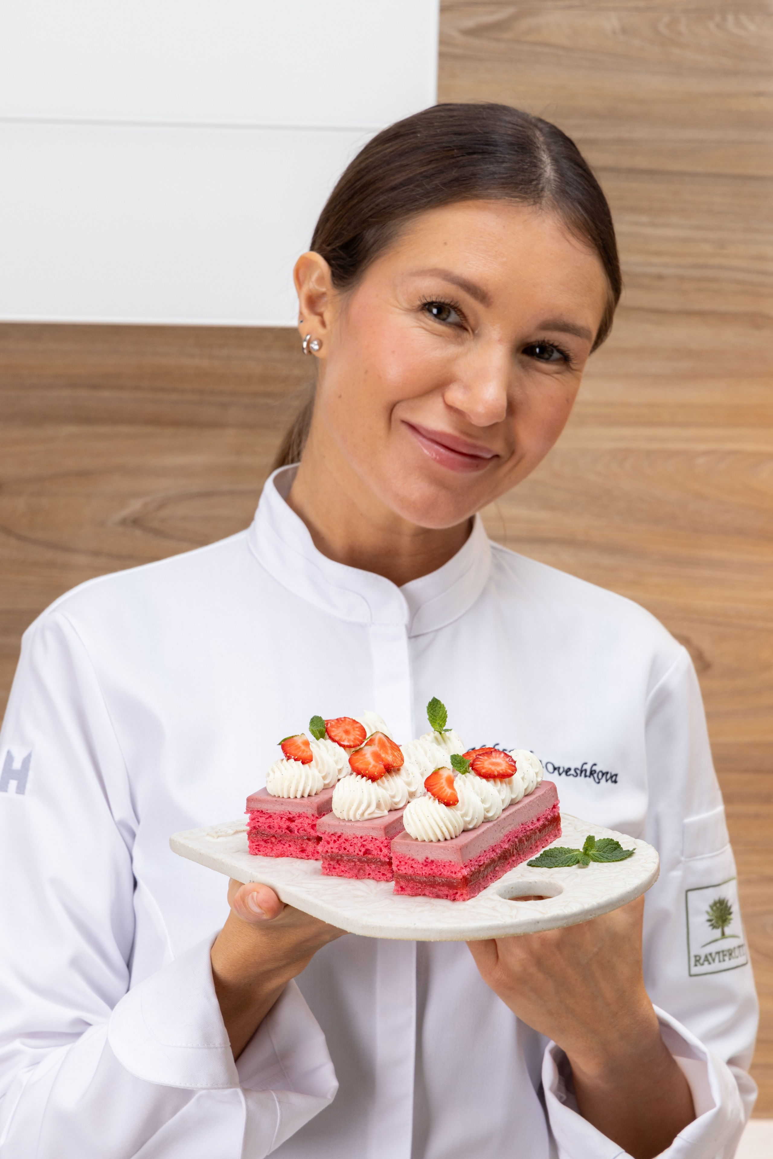 Cake Pro School. Фудфотограф, фудстилист и сет дизайнер в Москве Алена Синицына