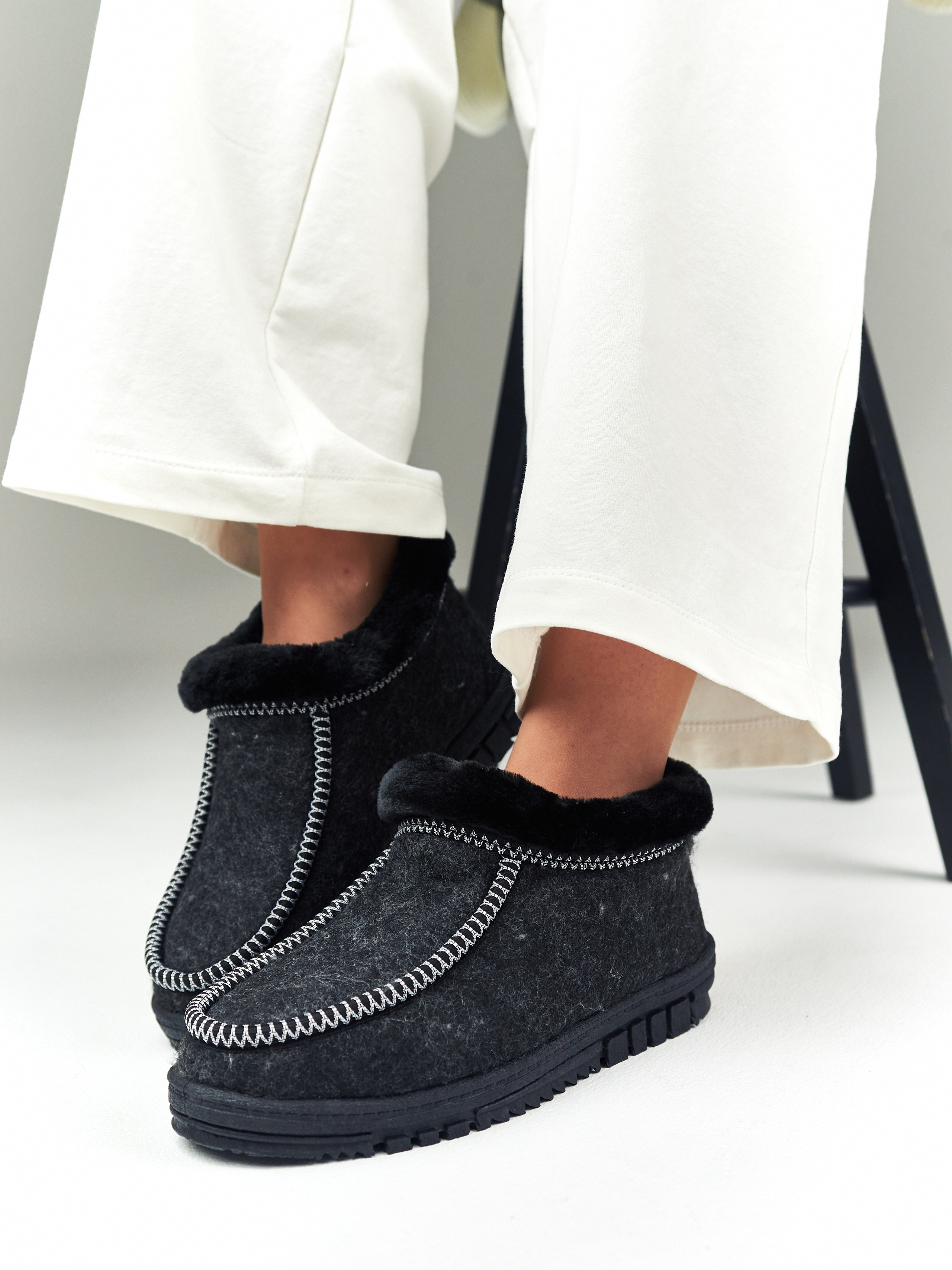 Рекламные фото вашего товара или услуги.