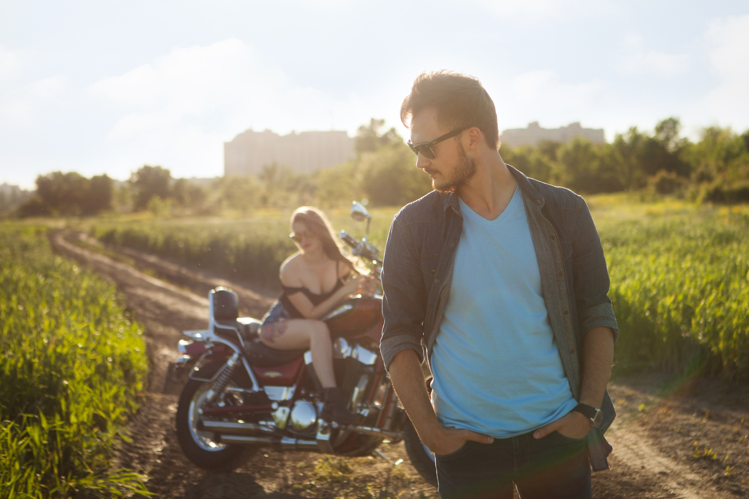 Сергей, Евгения и мотоцикл. Семейный и детский фотограф в Краснодаре Брусилова Марина