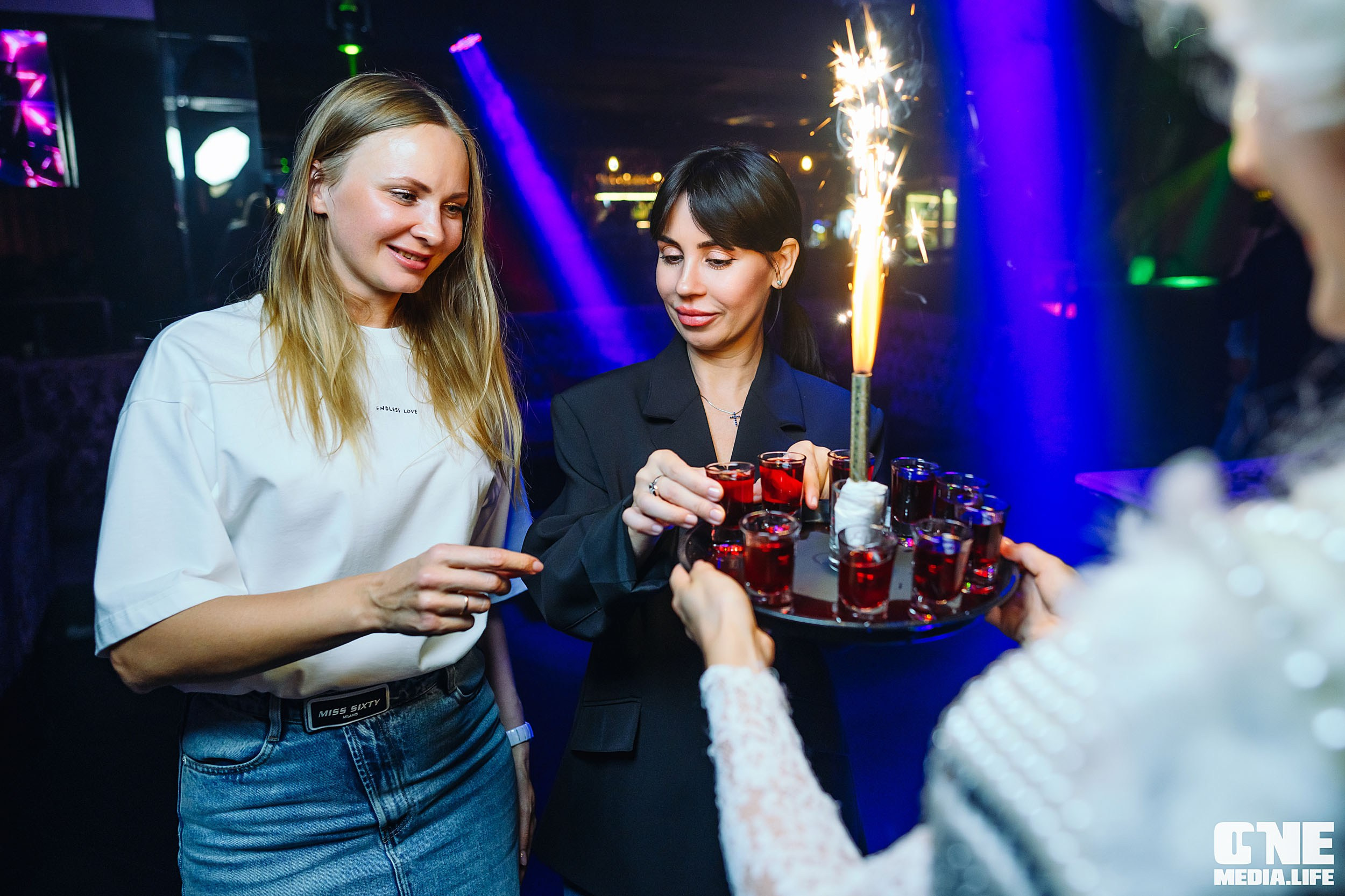 Фоторепортаж из караоке-клуба Эйфория. One Media Life: фоторепортажи, фотоотчеты с мероприятий и заведений