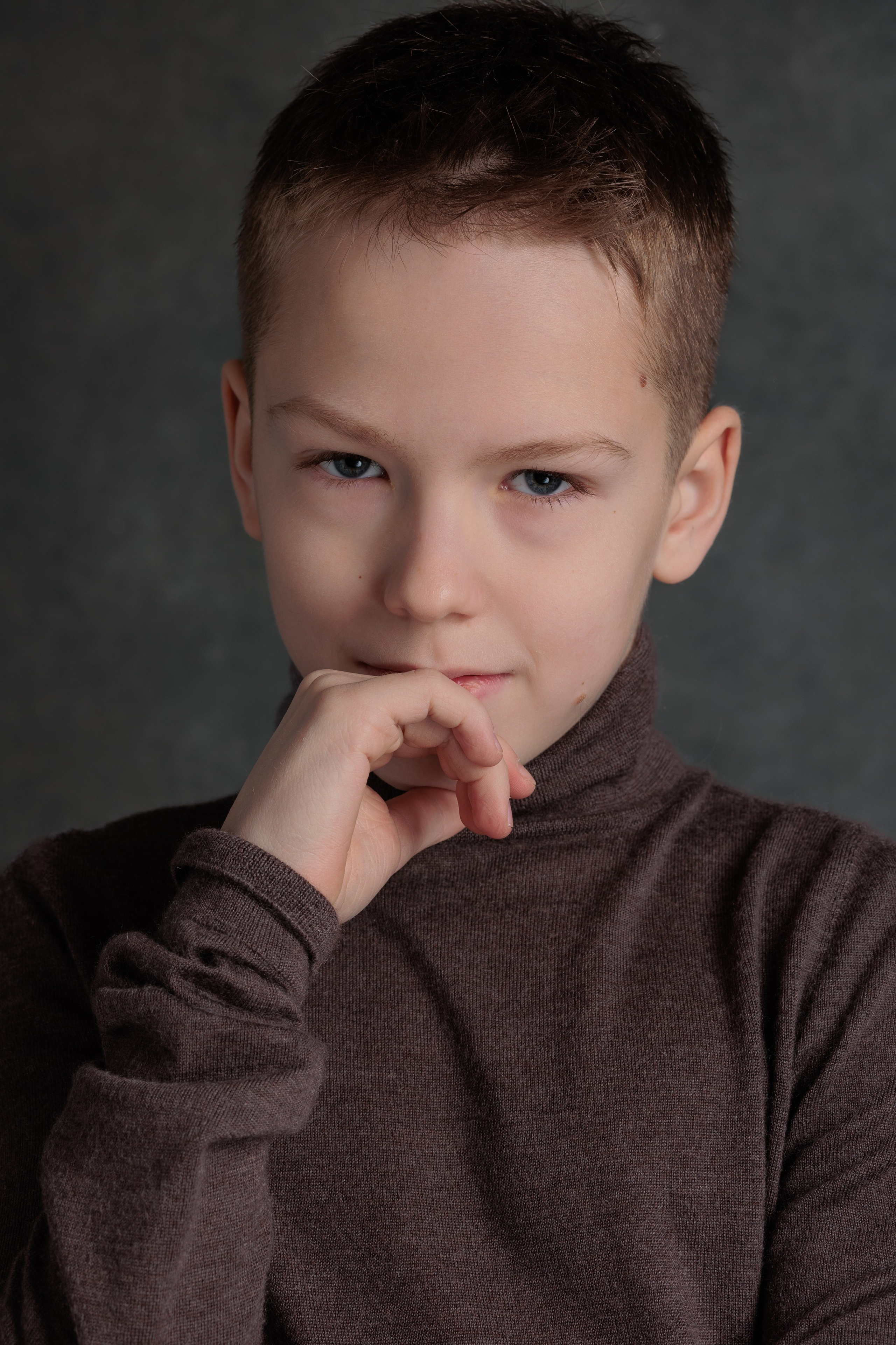 ЛЕВ. Я фотограф из Москвы к Вашим услугам