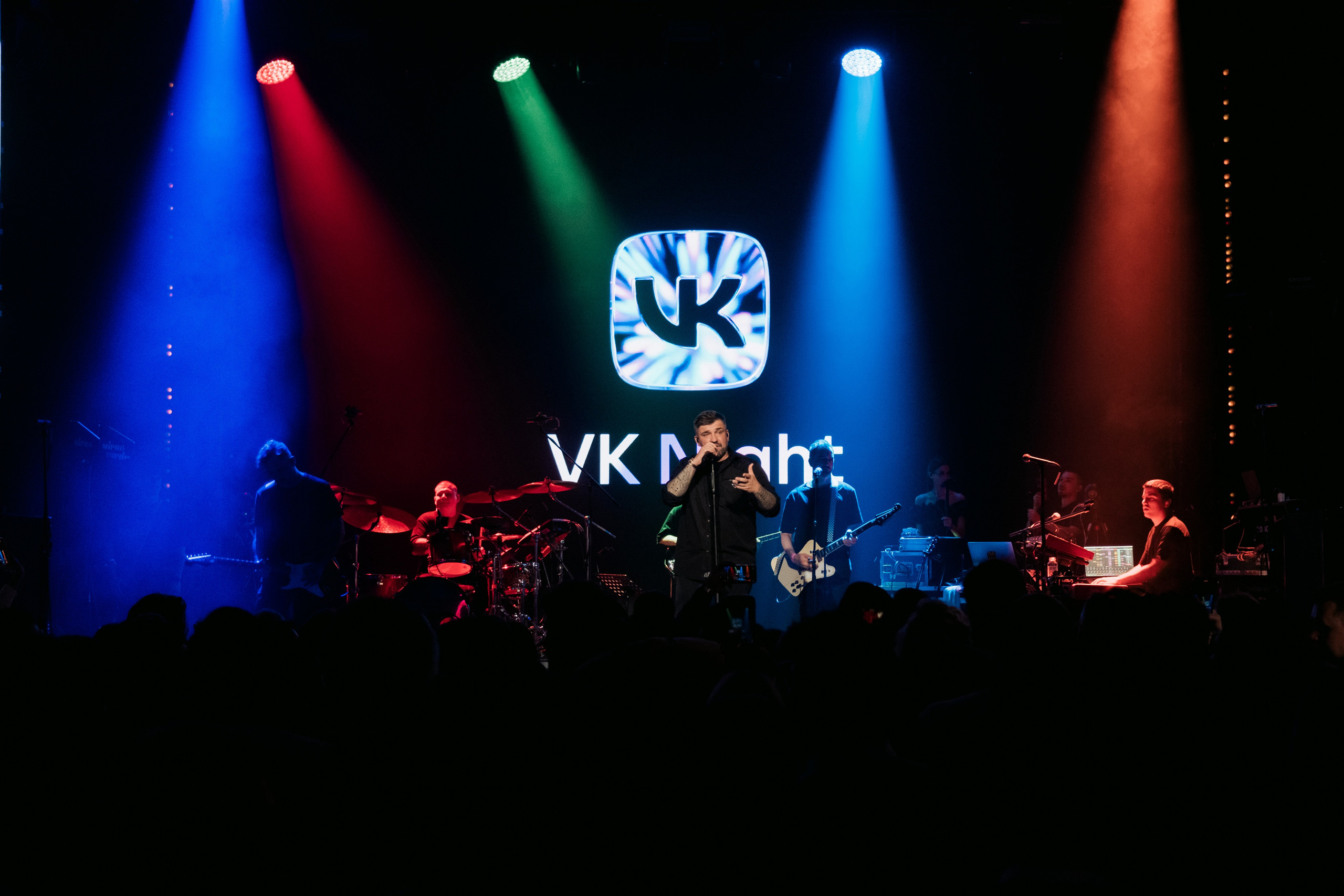 VK NIGHT SPb. Репортажный и портретный фотограф в Москве Илья Спиридонов