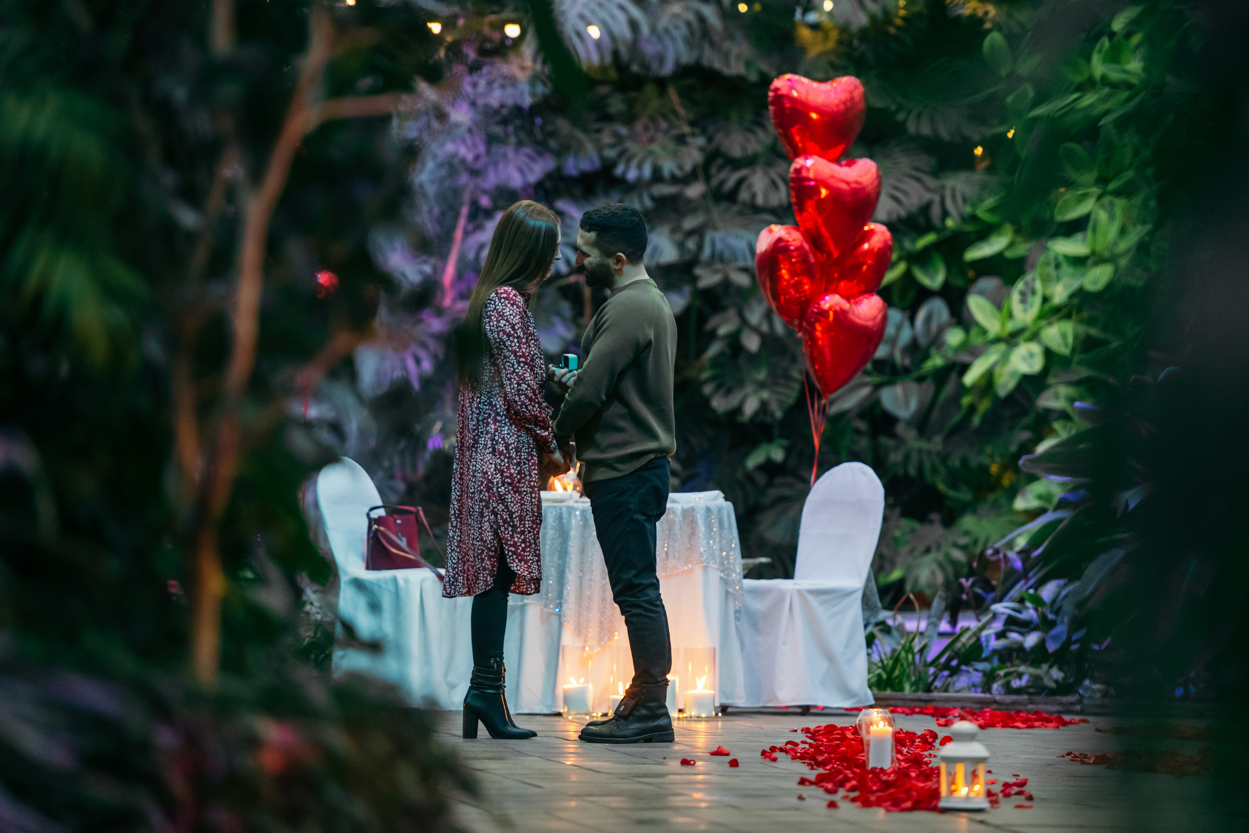 Свидание в оранжерее Таврического сада. Свадебный фотограф в Санкт-Петербурге Никита Селиверстов