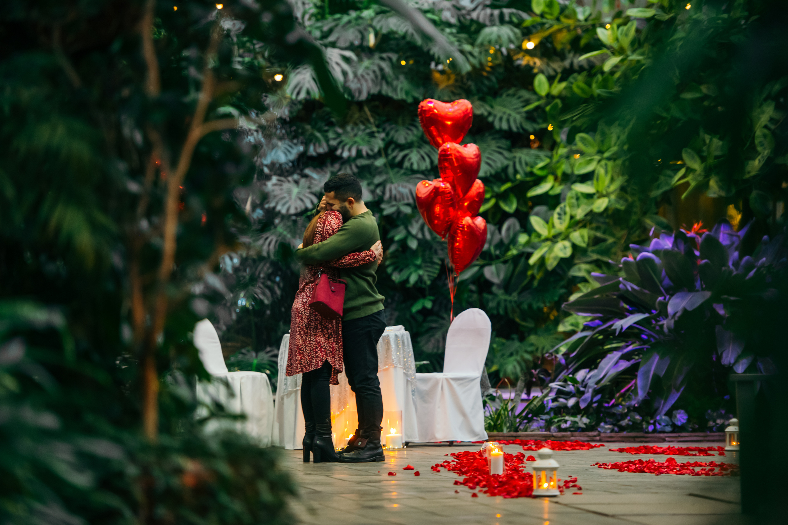 Свидание в оранжерее Таврического сада. Свадебный фотограф в Санкт-Петербурге Никита Селиверстов