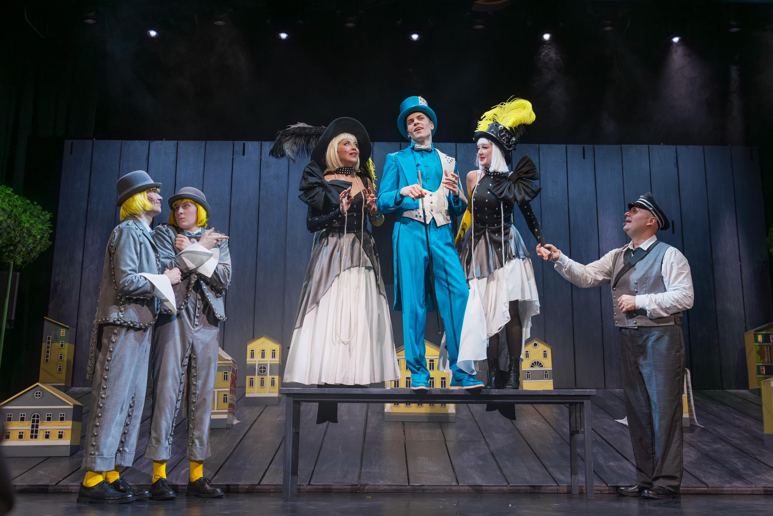 Театр Терезы Дуровой: Ревизор. Сайт фотографа Сергея Абрамова