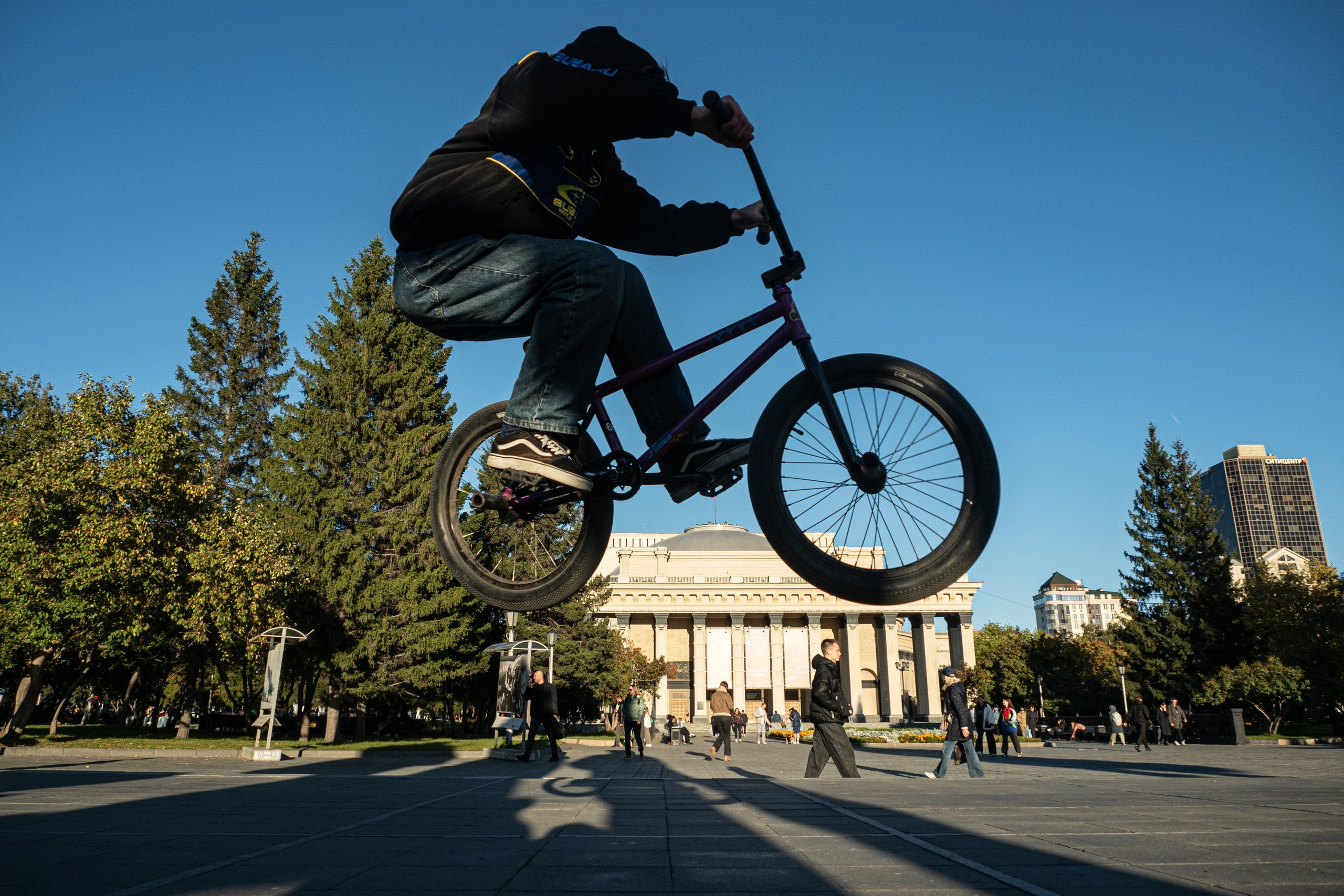 36 видов Театра оперы и балета. Фотограф Алексей Школдин. Новосибирск