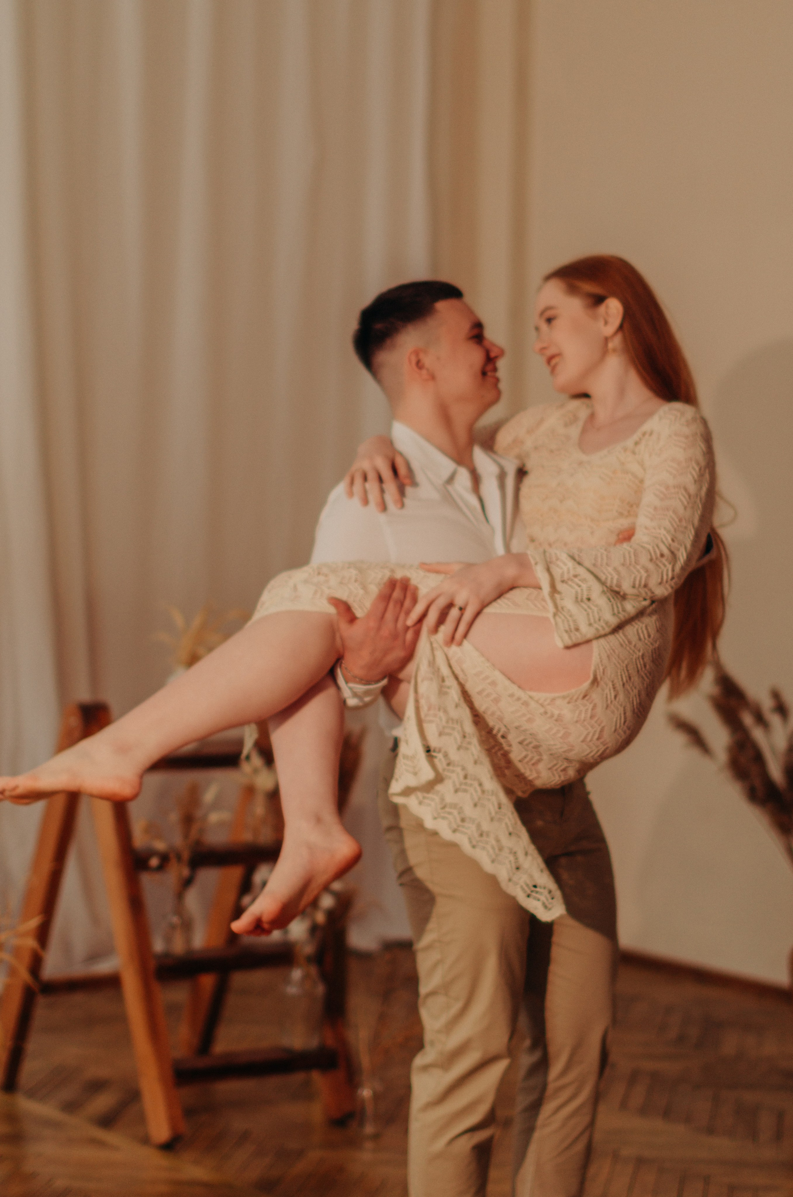 Love Story в фотостудии в стиле бохо. Денисова Аля — фотограф для парных съемок и индивидуальных историй в Барнауле