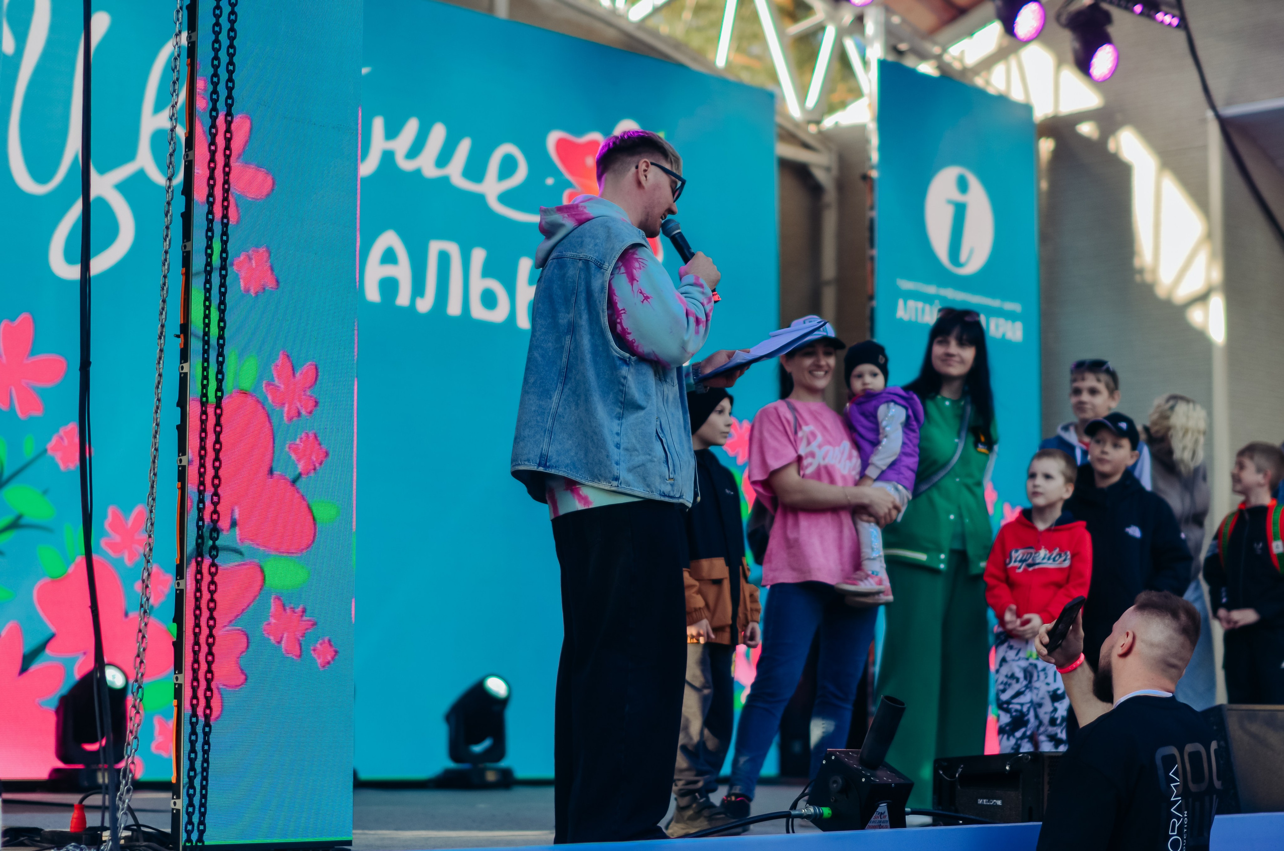 Фестиваль «Цветение Маральника на Алтае 2025». Фоторепортаж. Денисова Аля — фотограф для парных съемок и индивидуальных историй в Барнауле