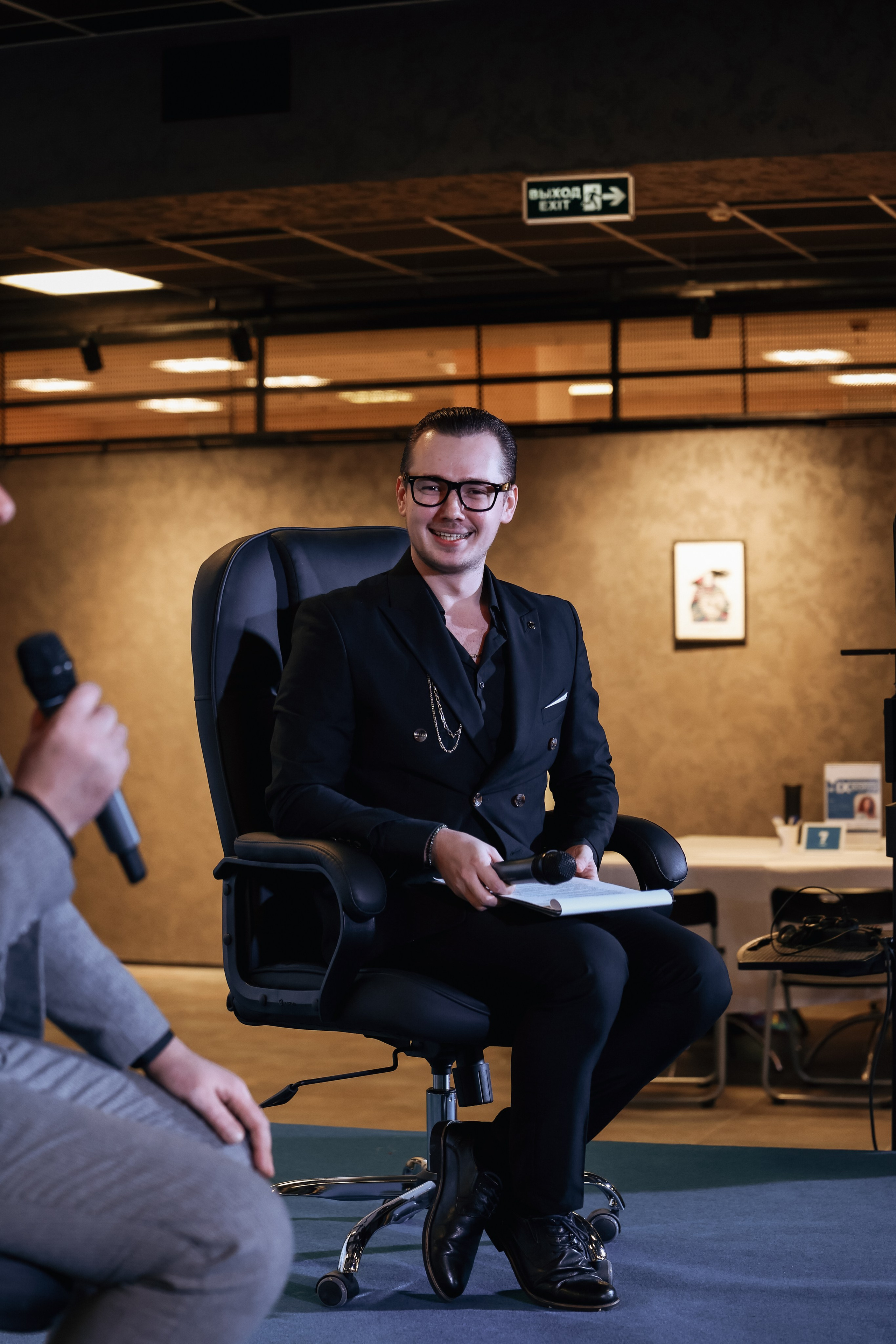 Репортажная фотосъёмка девятого Большого Женского Форума в Санкт-Петербурге. Профессиональный фотограф в Санкт-Петербурге Александр Волосенцев