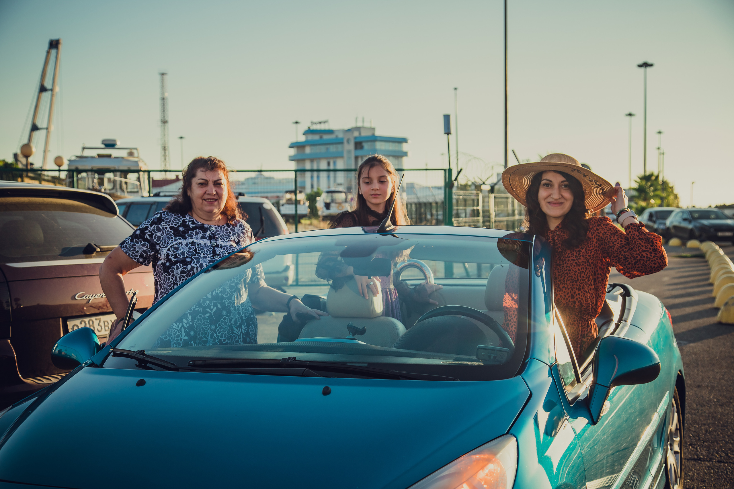 Фаина с девчонками на закате. Фотограф Сочи, Адлер, Красная Поляна — Вероника Радченко