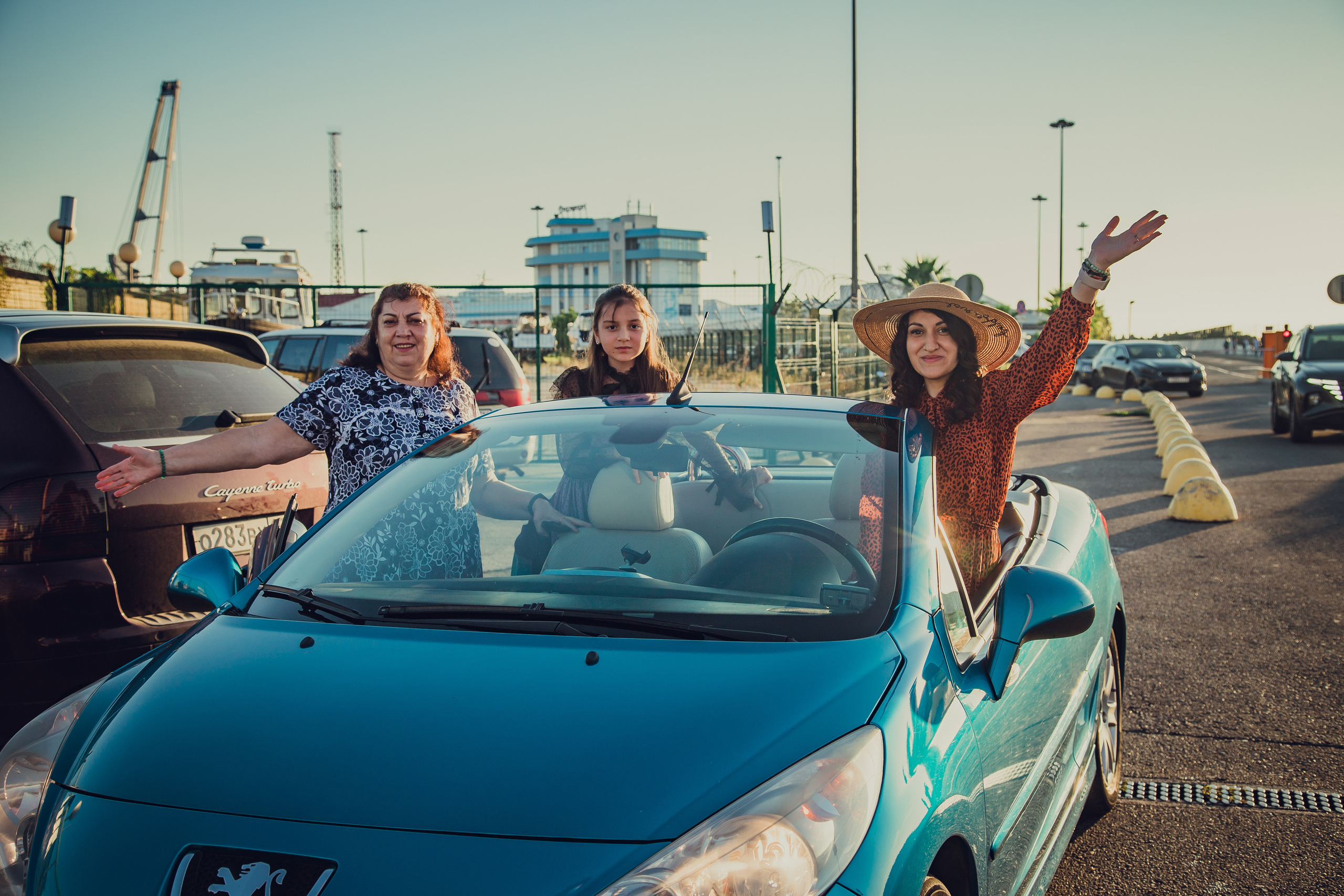 Фаина с девчонками на закате. Фотограф Сочи, Адлер, Красная Поляна — Вероника Радченко
