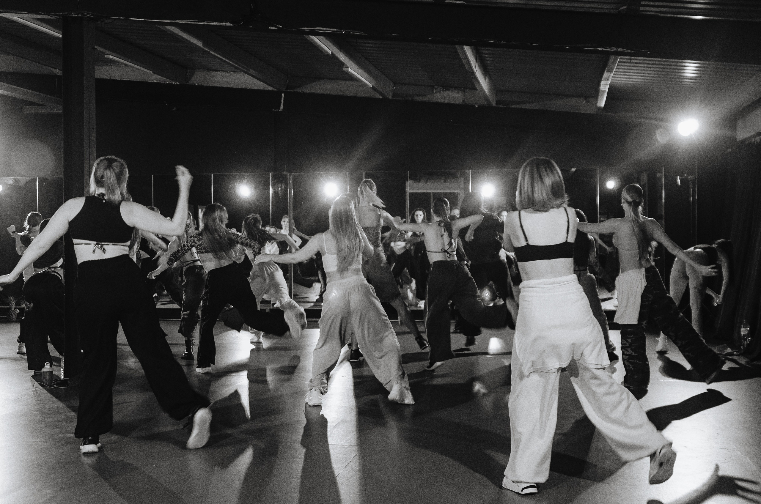 Мастер-классы по High Heels/Girly hip-hop от Оксаны ATTA. Денисова Аля — фотограф для парных съемок и индивидуальных историй в Барнауле