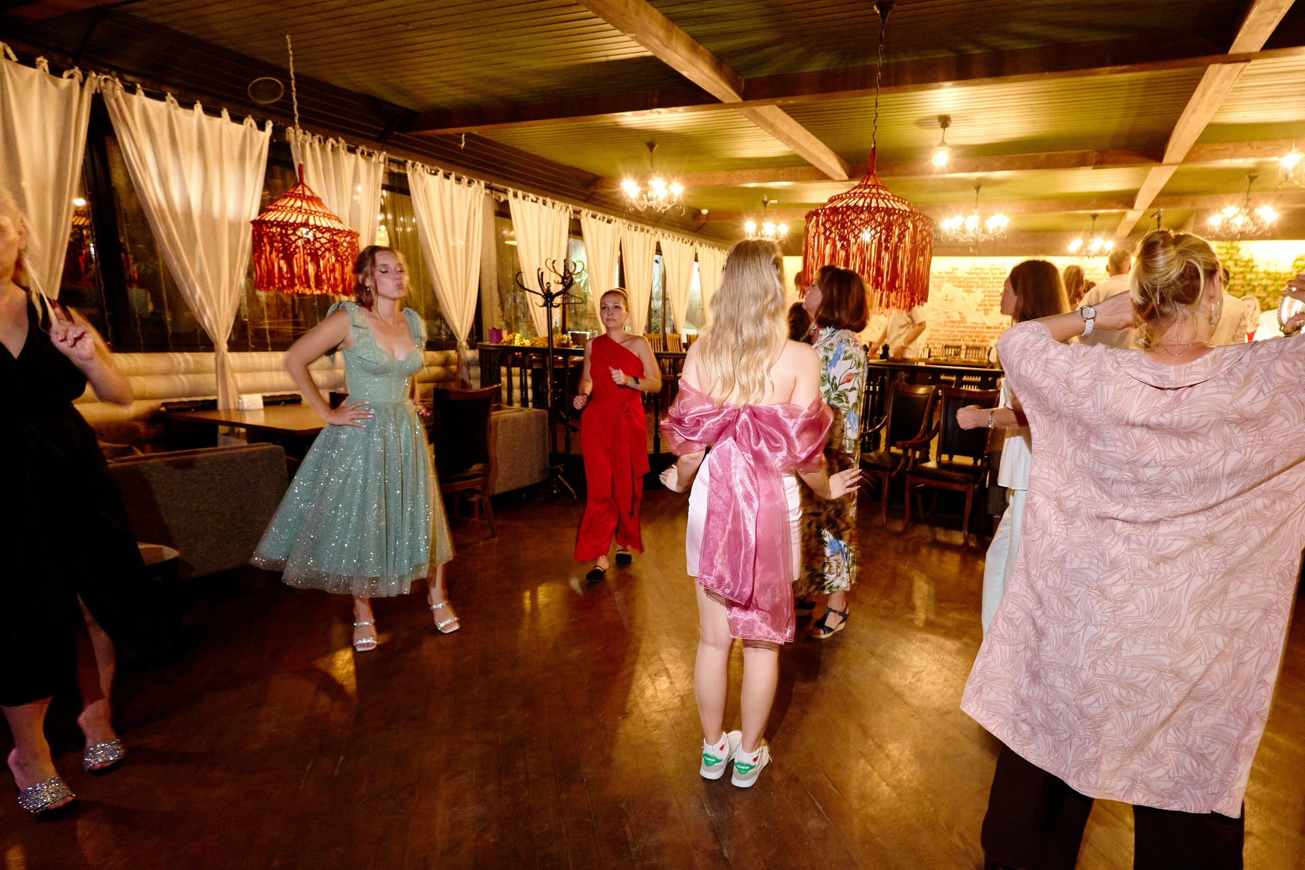 Выпускной 35 Сош. Фотограф Выпускные альбомы Таганрог Сергей Коробченко