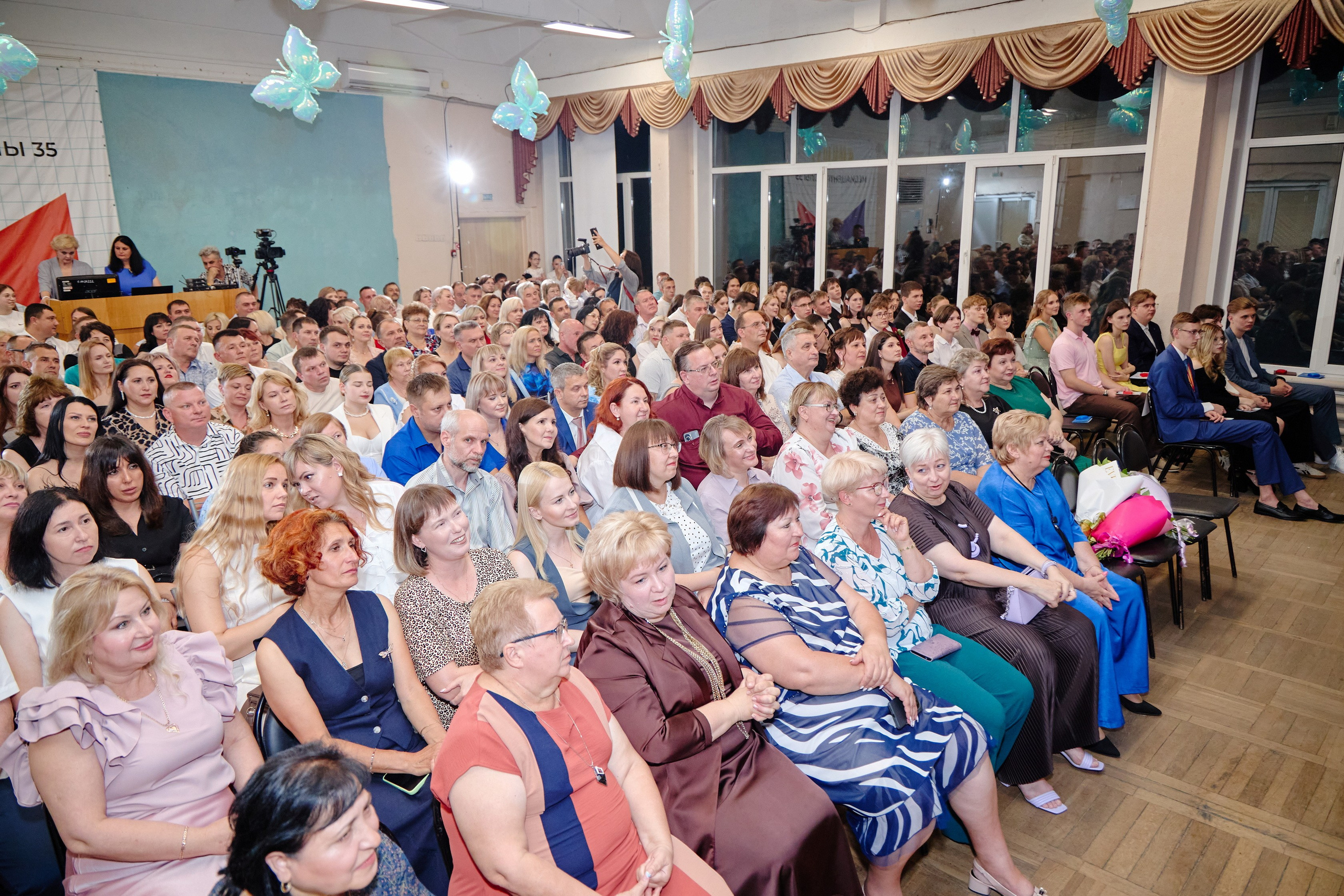 Выпускной 35 Сош. Фотограф Выпускные альбомы Таганрог Сергей Коробченко