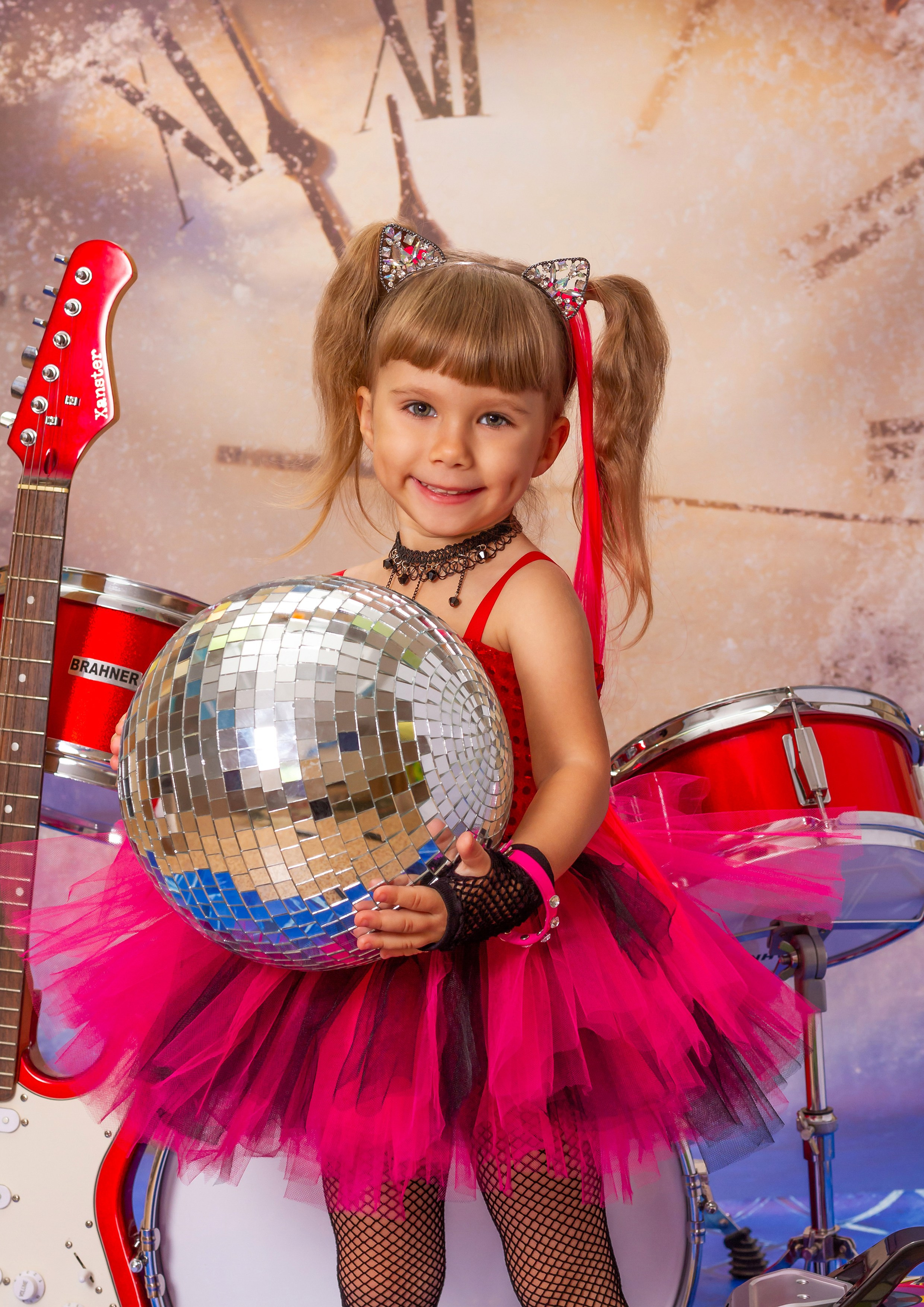 Фотосессия «Новогодняя Рок-Звезда» 2019 год. Фотограф в детский сад Елена Колчева Новокузнецк