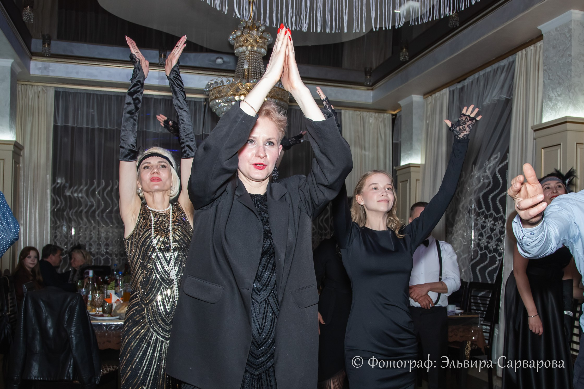 Гангстерская вечеринка в стиле 1920-х. Репортажный Фотограф