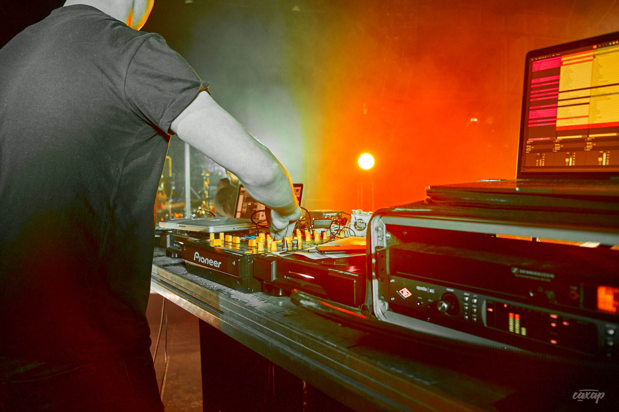 Jah Khalib, фото с концерта. Фотограф в Екатеринбурге Юра Сахар. Профессиональный фотограф в Екатеринбурге Юра Сахар