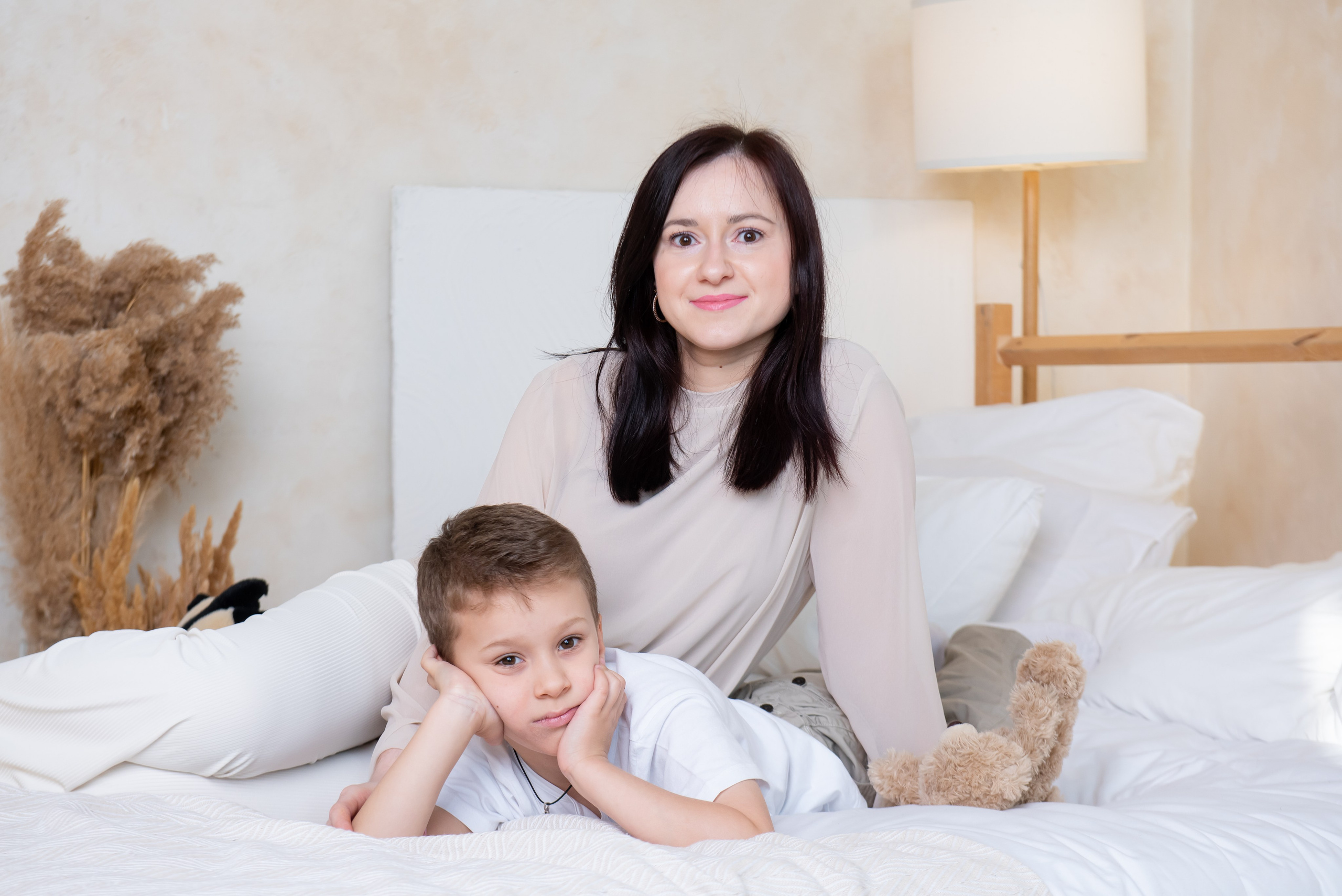 Семейная фотосессия в уютной студии Ростова-на-Дону. Школьный и семейный фотограф в Ростове-на-Дону