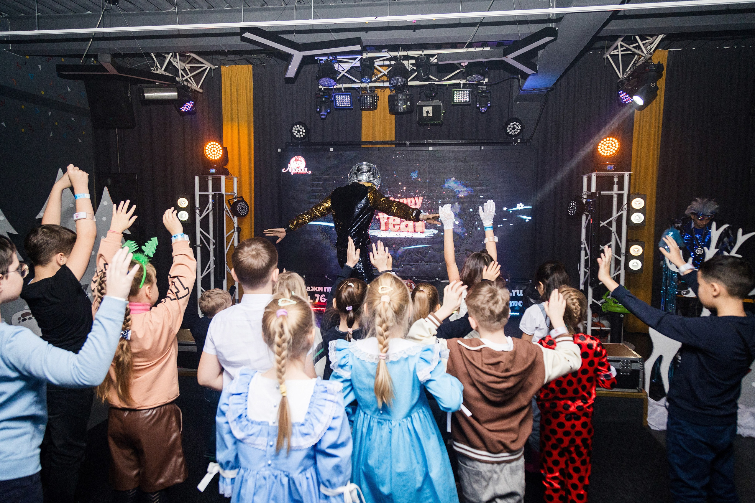 Новогодние утренники. Детский фотограф видеограф в Хабаровске Михаил Орлов