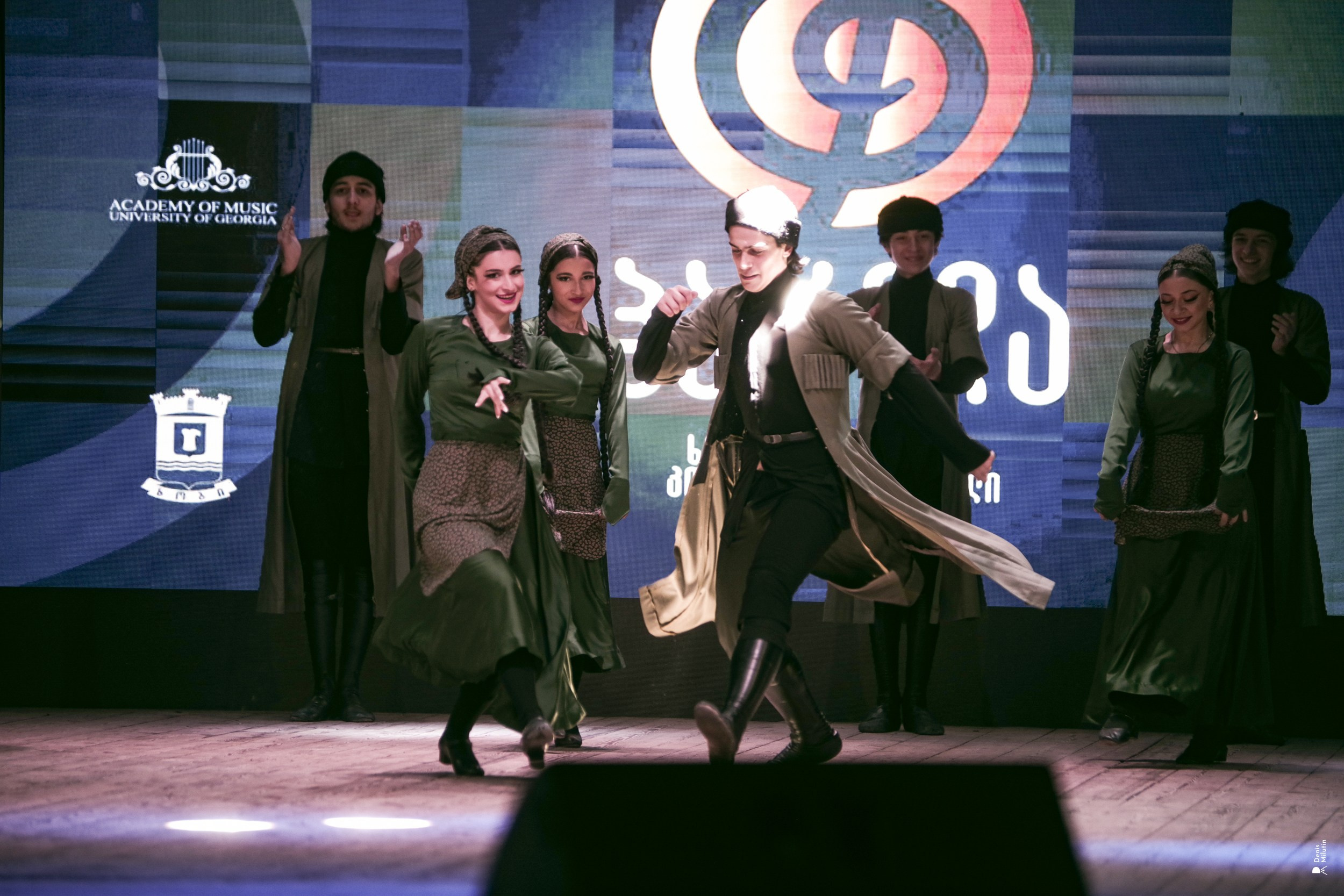 Танцы в Хоби. Портретный фотограф Денис Милютин