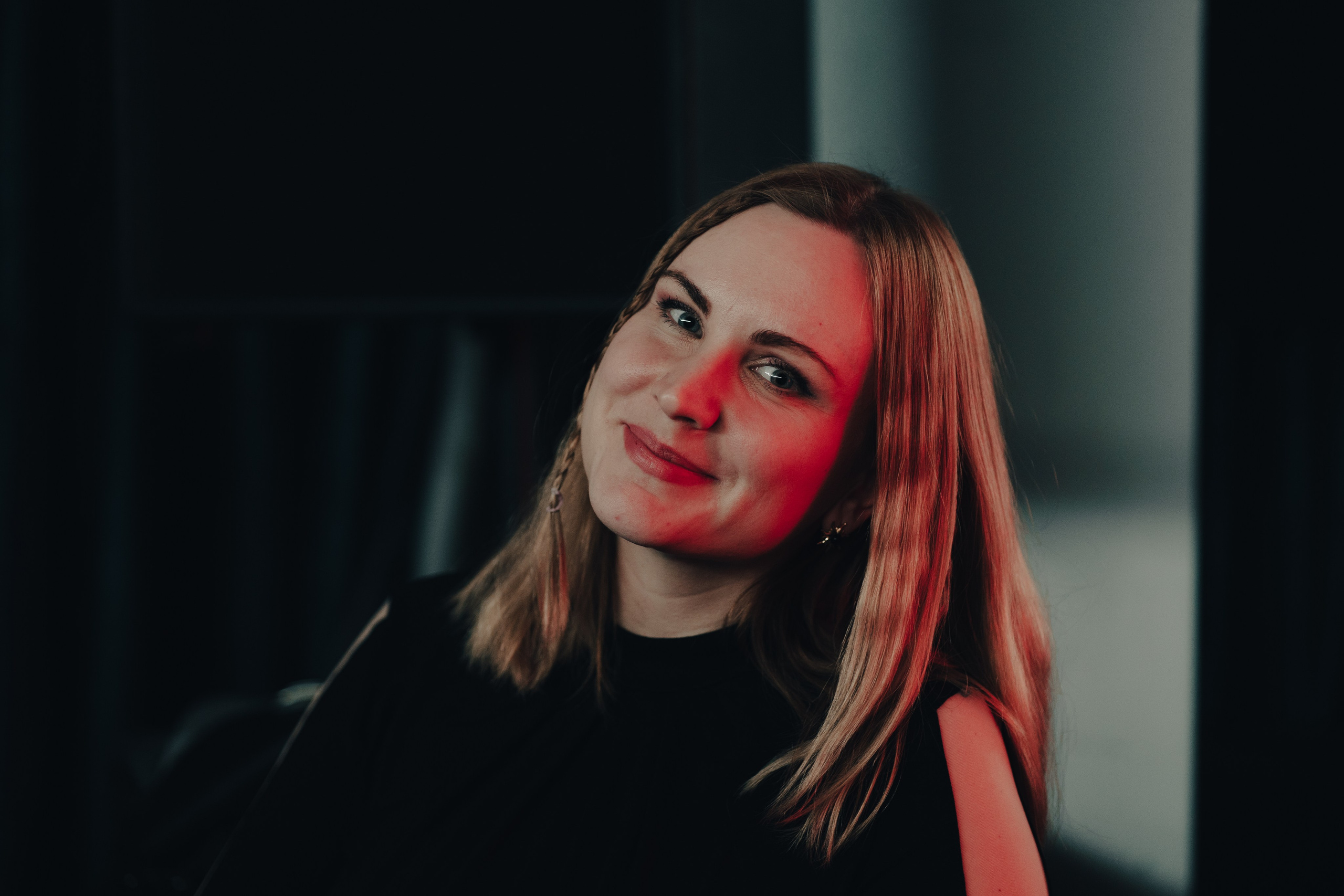 Презентация поэтического сборника. Творческие фотосессии в Москве. Фотоальбом лидера группы ЯЛО