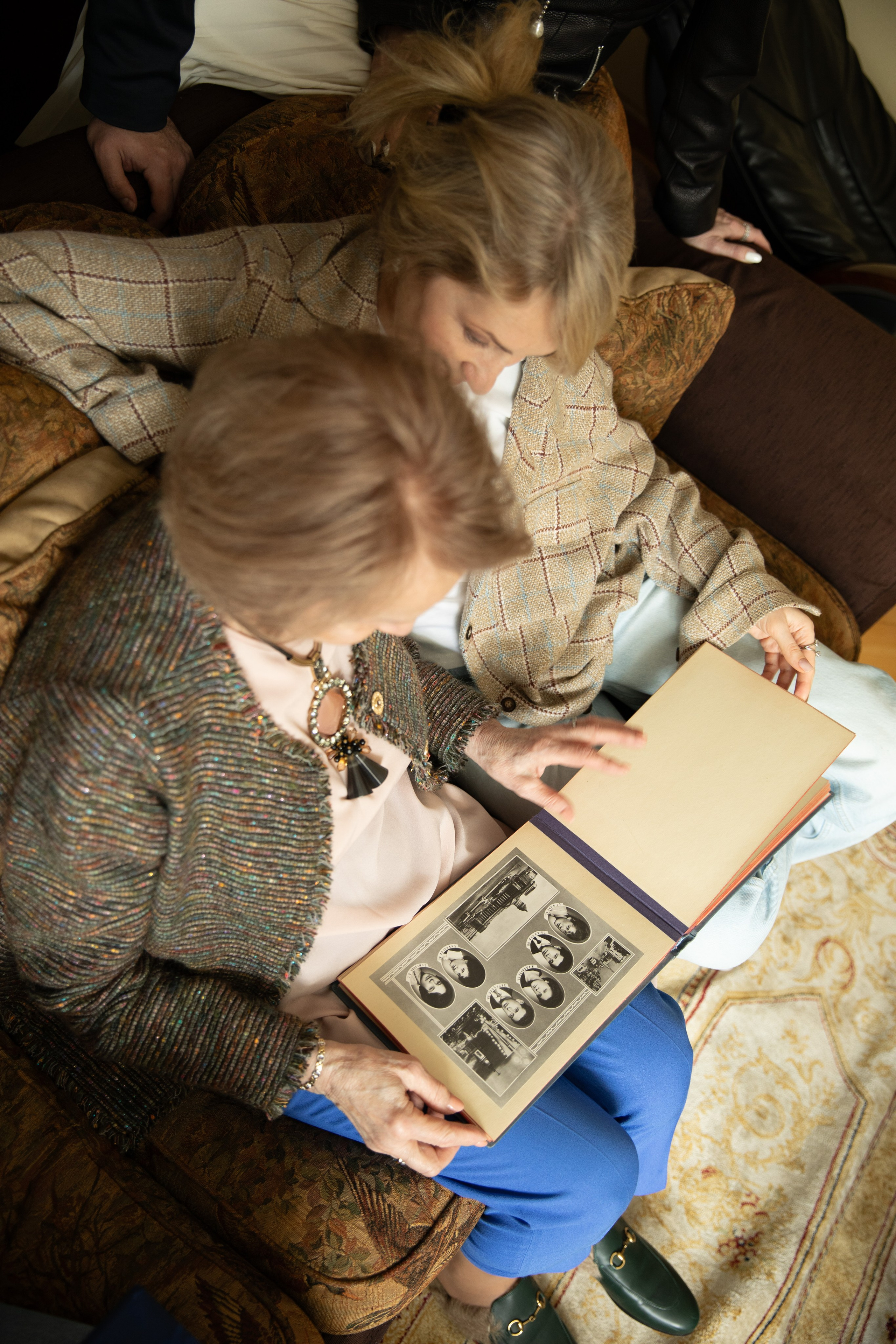 Семейная домашняя фотосессия. Индивидуальный и семейный фотограф Ирина Москвичёва