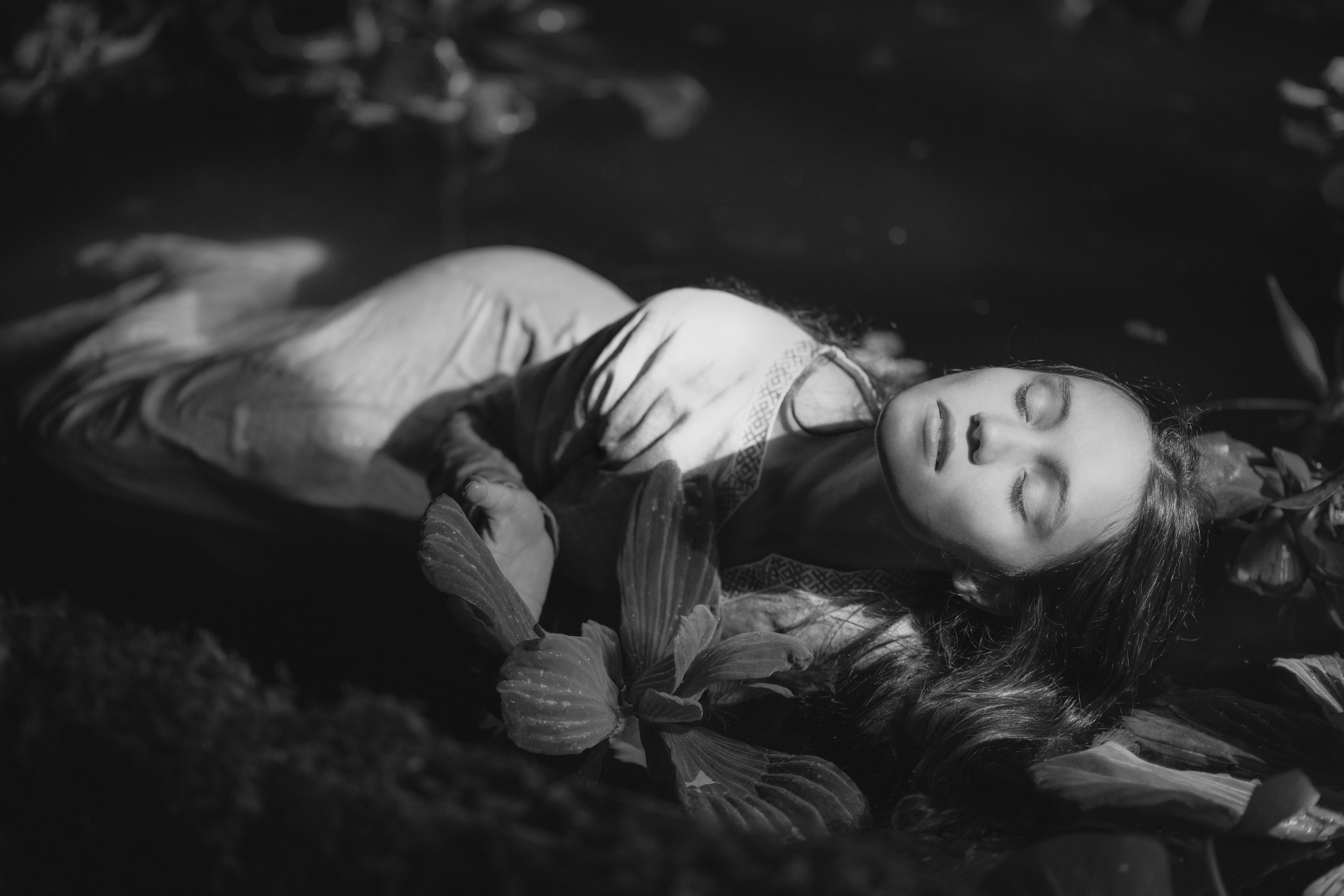 Татьяна в кувшинках. Фотограф в Новосибирске Краснова Евгения